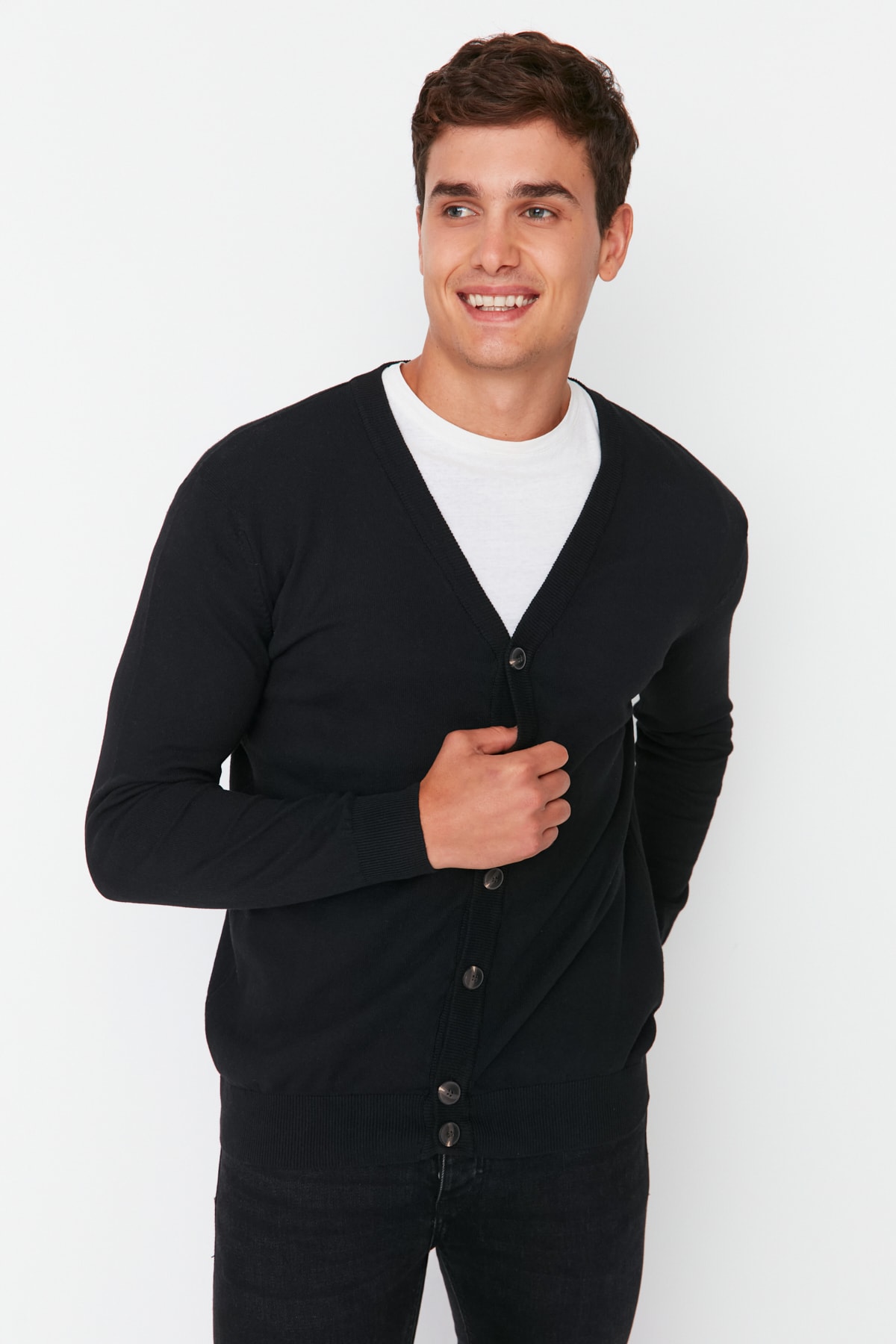 Trendyolmilla  Siyah Slim Fit Pamuklu V Yaka Düğmeli Hırka TMNAW21HI0274 - Görsel 4