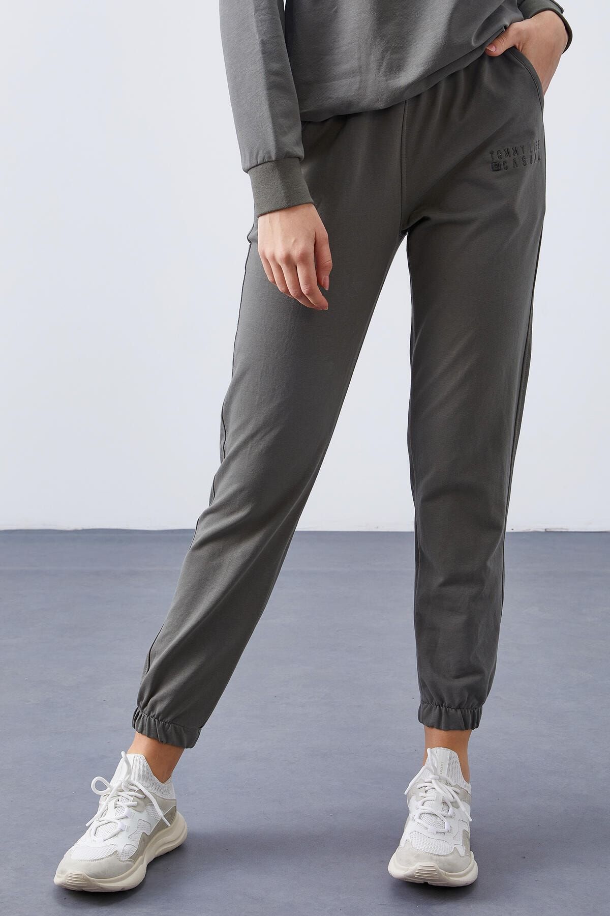 Aritzia speed store jogger