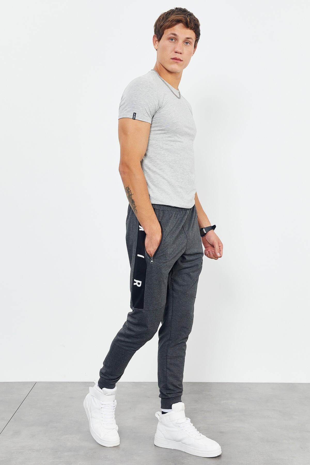 تصویر جیب زیپ دار مردانه آنتراسیت ملانژ مدل استاندارد زیر لباس ورزشی - 84587 T01ER-84587 