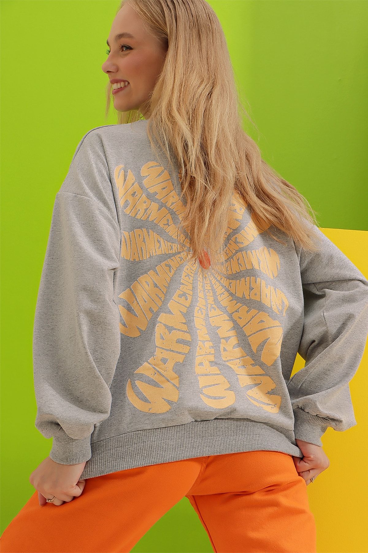 Trend Alaçatı Stili Sweatshirt Grau Regular Fit Fast ausverkauft
