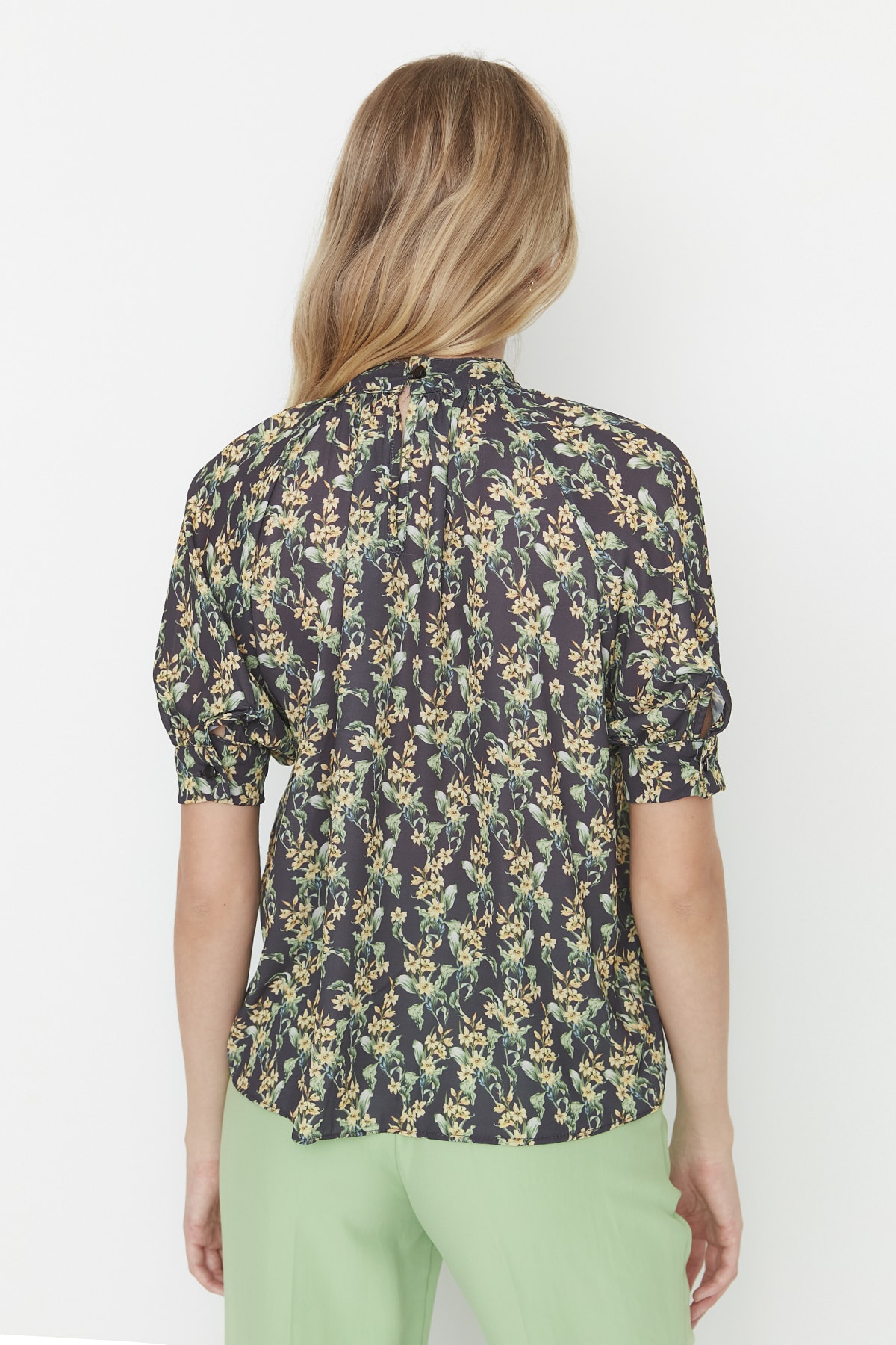 trendyolmilla-printed-blouse-twoaw23bz00149