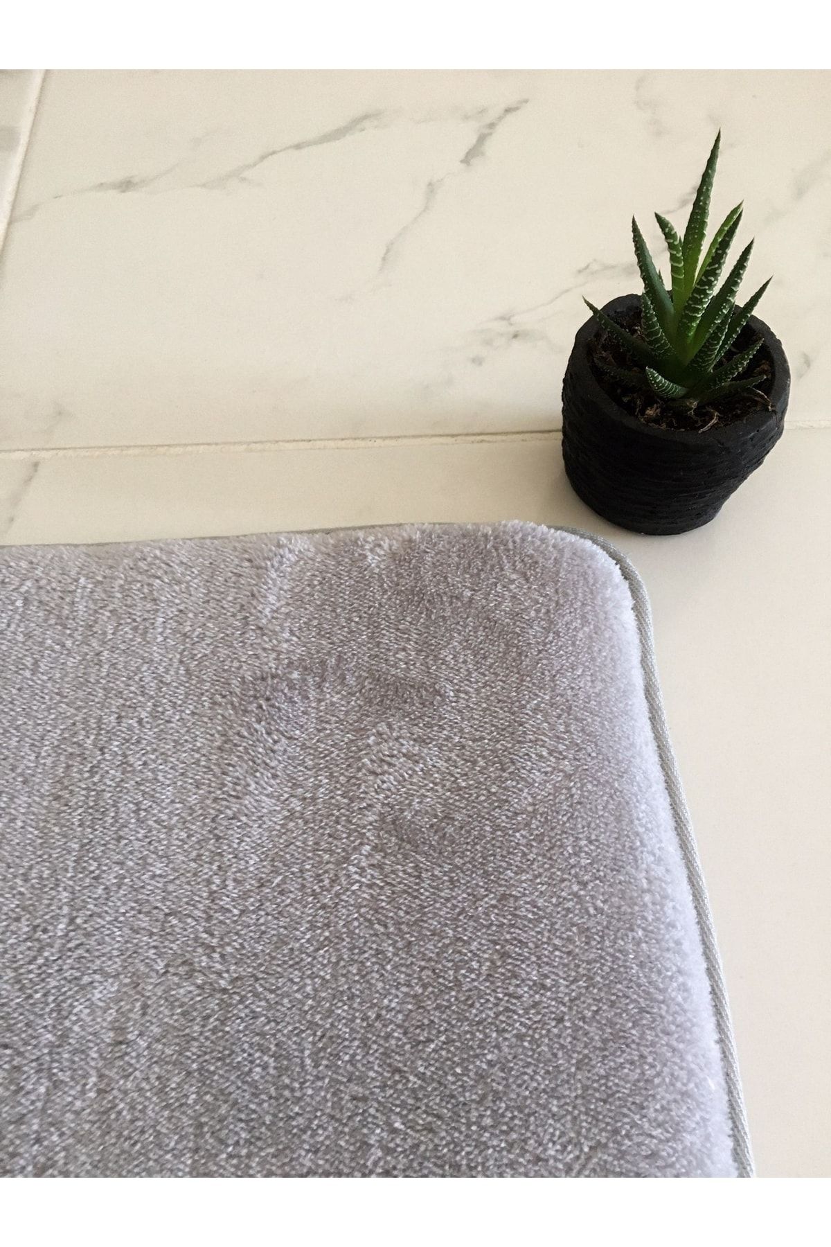 Memory-foam Hafızalı Kaymaz Taban Banyo Paspası 60 Cm X 100 Cm