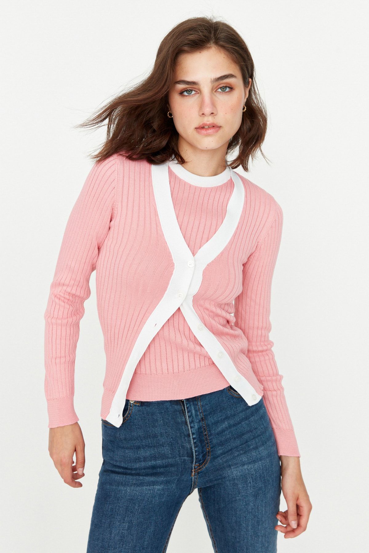 Trendyol Collection Strickjacke Rosa Regular Fit Fast ausverkauft