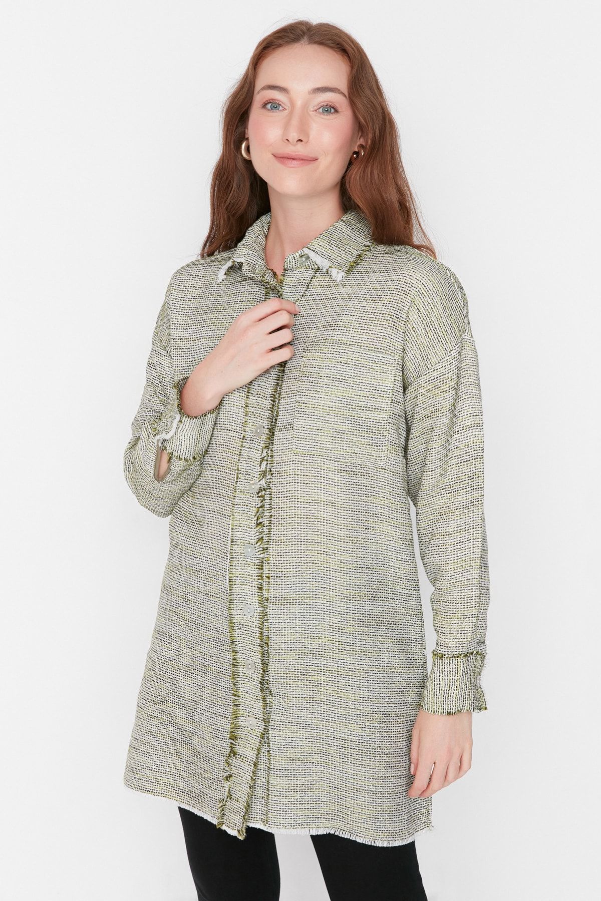 Trendyol Modest Yeşil Yaka Detaylı Tüvit Dokuma Gömlek TCTAW23TG00011 RN9612