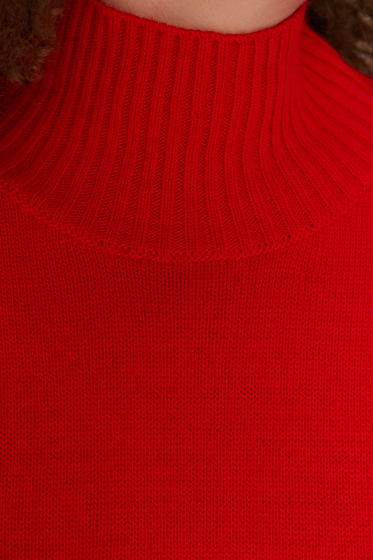 Trendyol Curve-Red Turtleneck Off Shoulder Knitwear Sweater 3