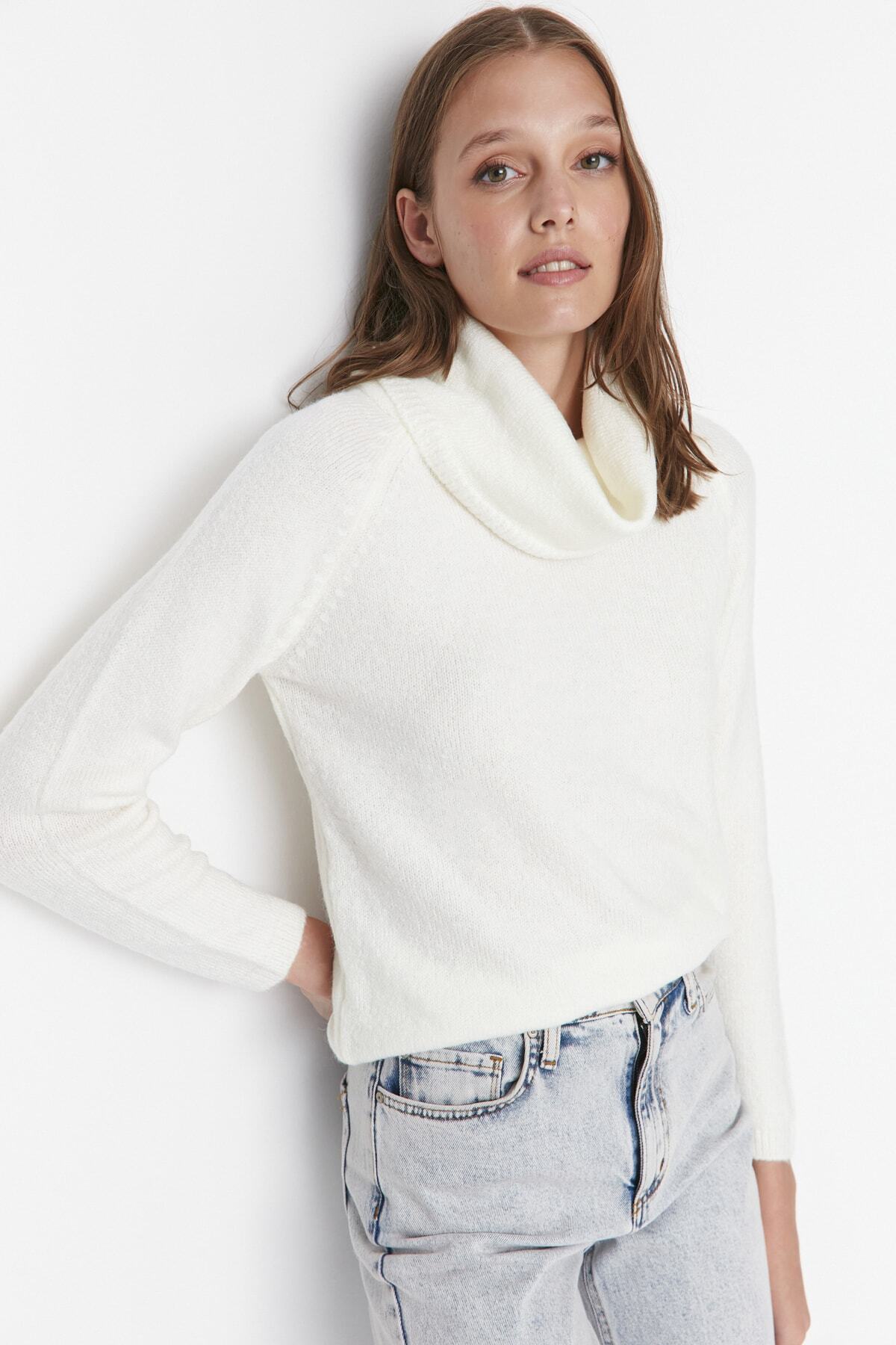 Trendyol Collection-Pulover de tricotaj cu guler ecru 3