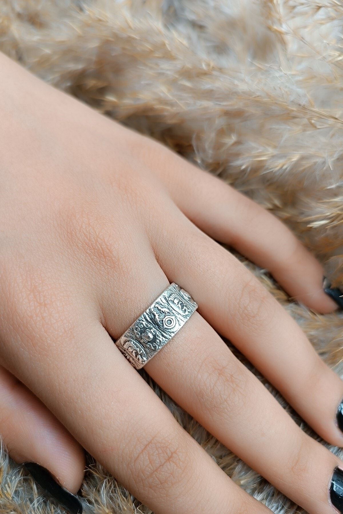 Ladies silver store wedding band