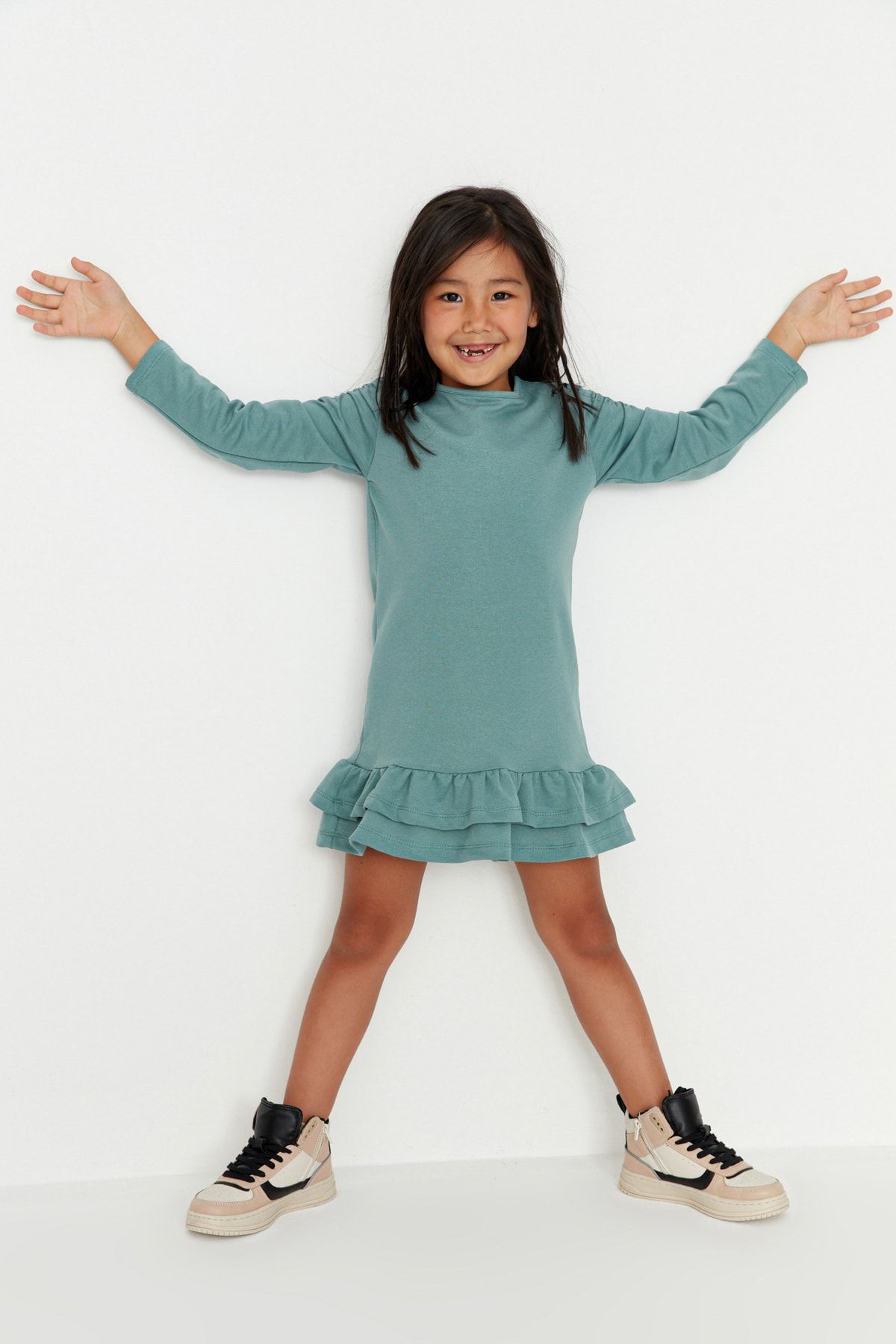 TRENDYOLKIDS Kleid Grün Basic Fast ausverkauft