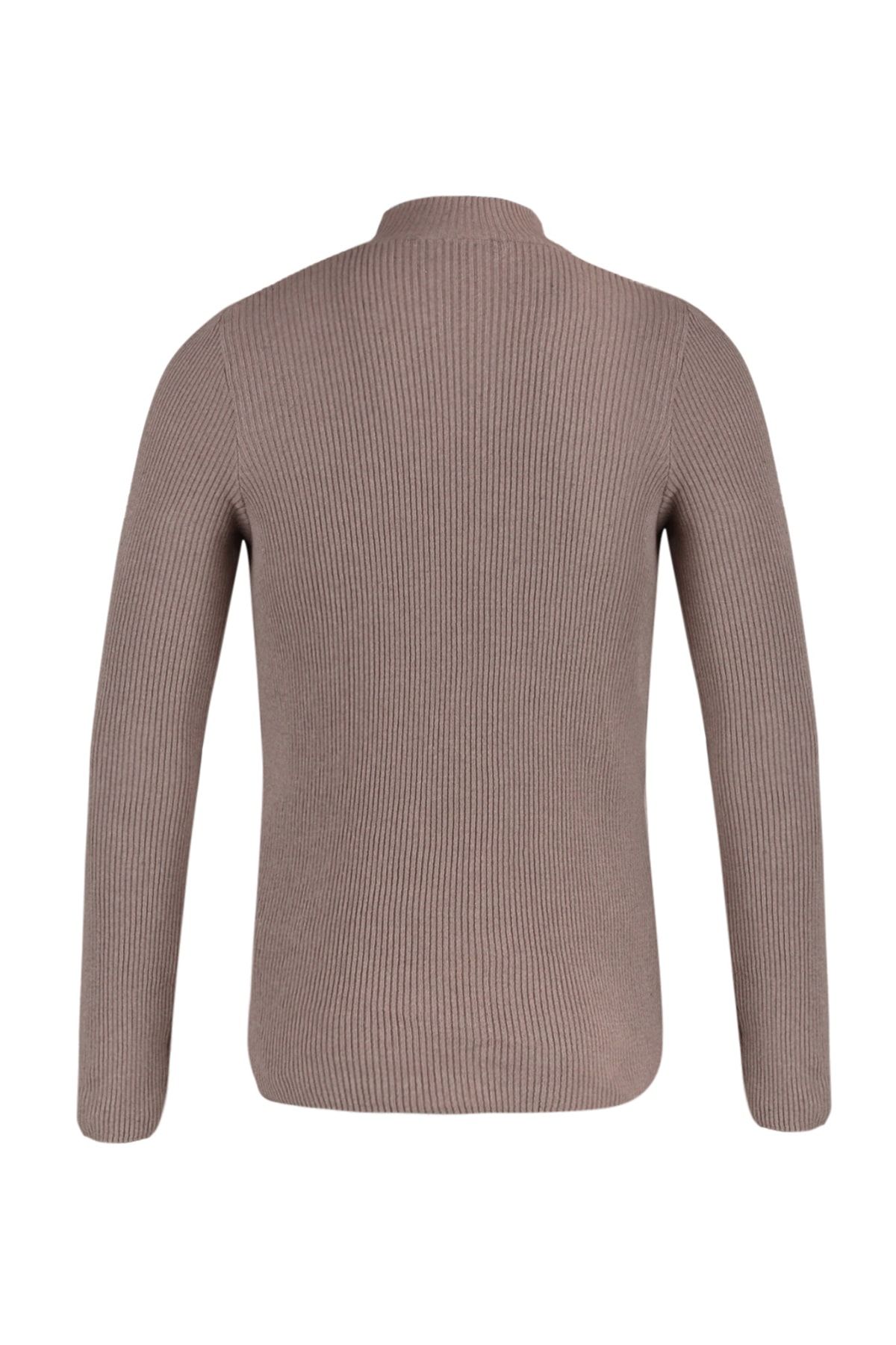 Trendyol Collection-Nerzfarbener, eng anliegender, halb gerollter Strickpullover aus Baumwolle mit Rollkragen TMNAW21KZ0568 8