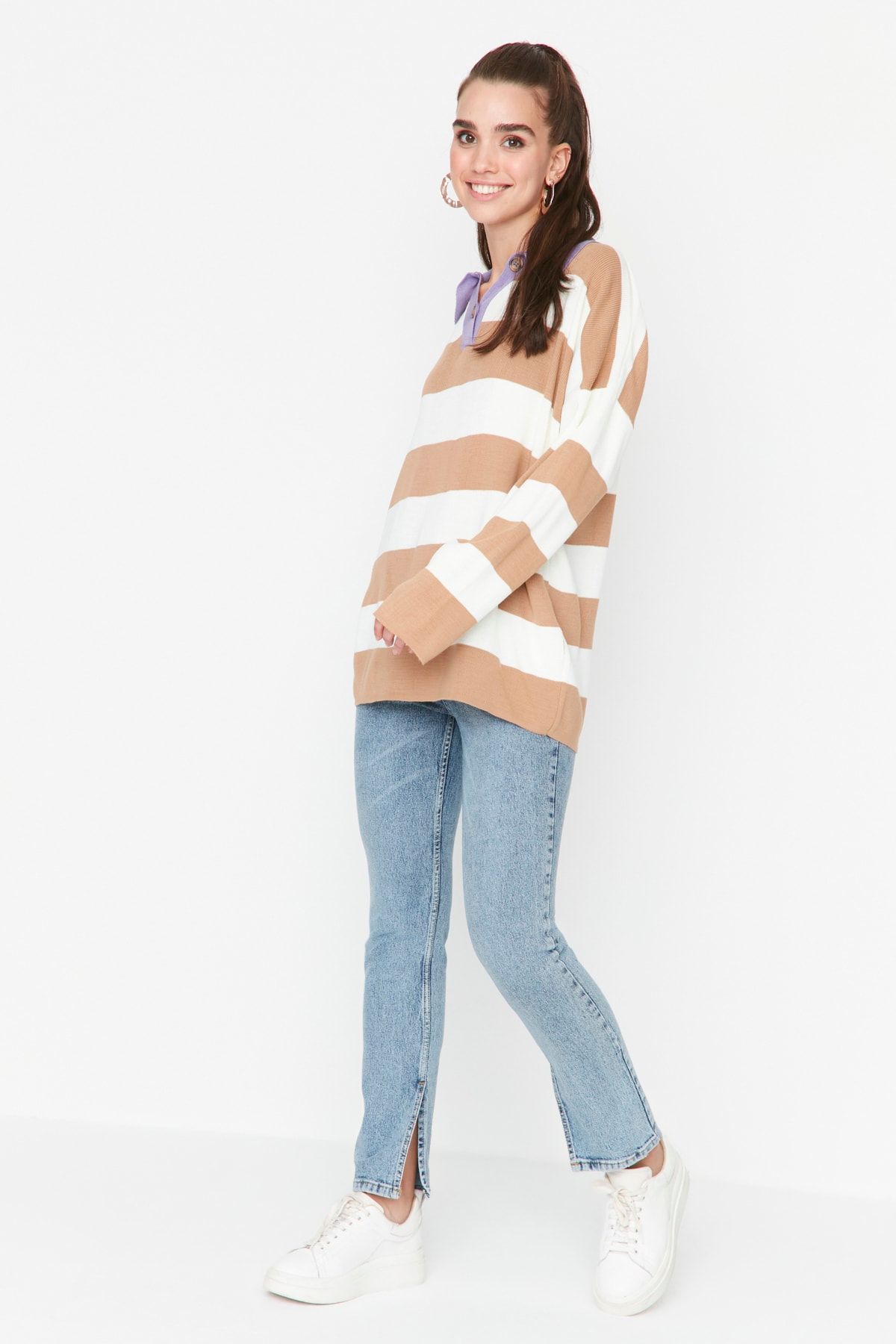 Trendyol Modest Camel Çizgili Polo Yaka Triko Kazak TCTAW23KZ00039 RN9439