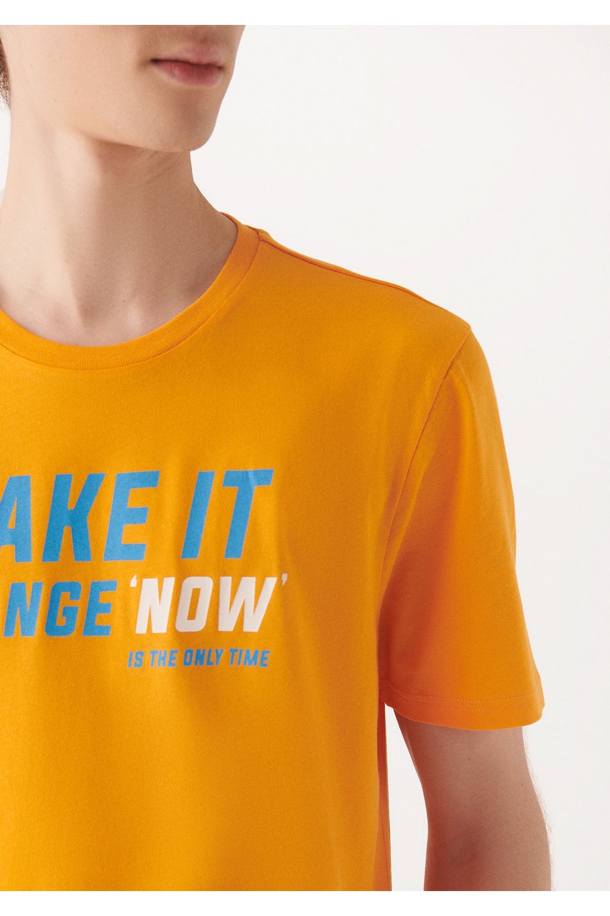 Mavi تی شرت نارنجی چاپی باریک / برش 8810549-71388