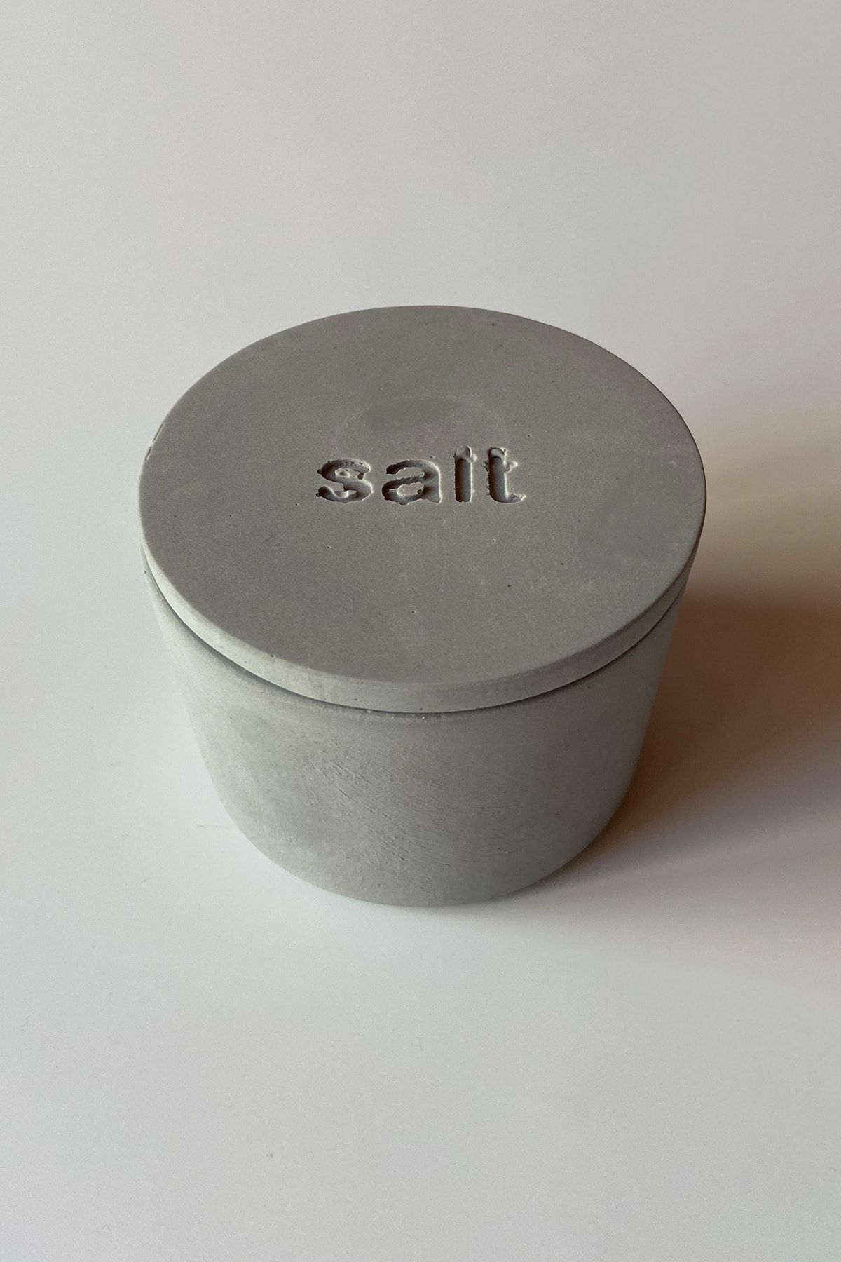 sin istanbul-Concrete Salt Shaker with Lid Gray 2