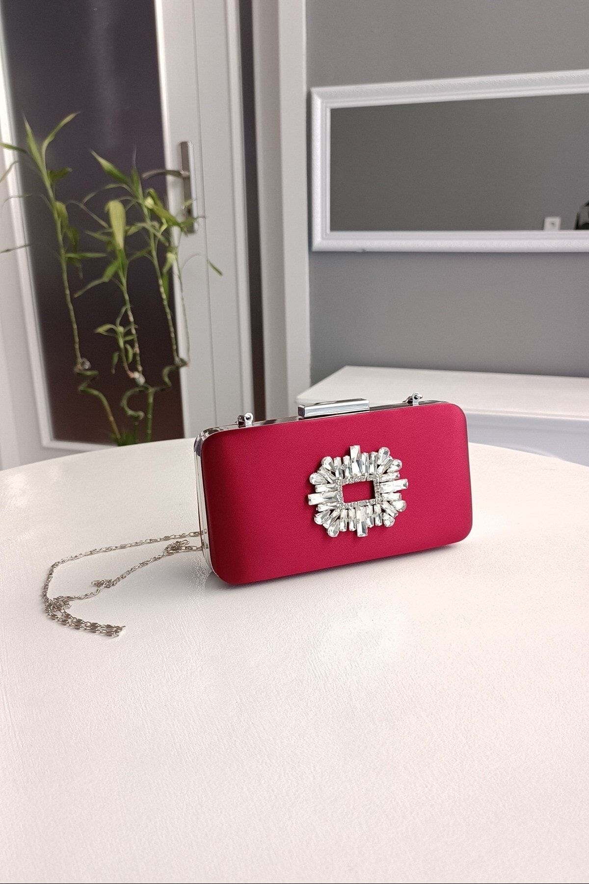 LA CALZATURE Burgundy Satin Evening Dress Women s Box Bag with
