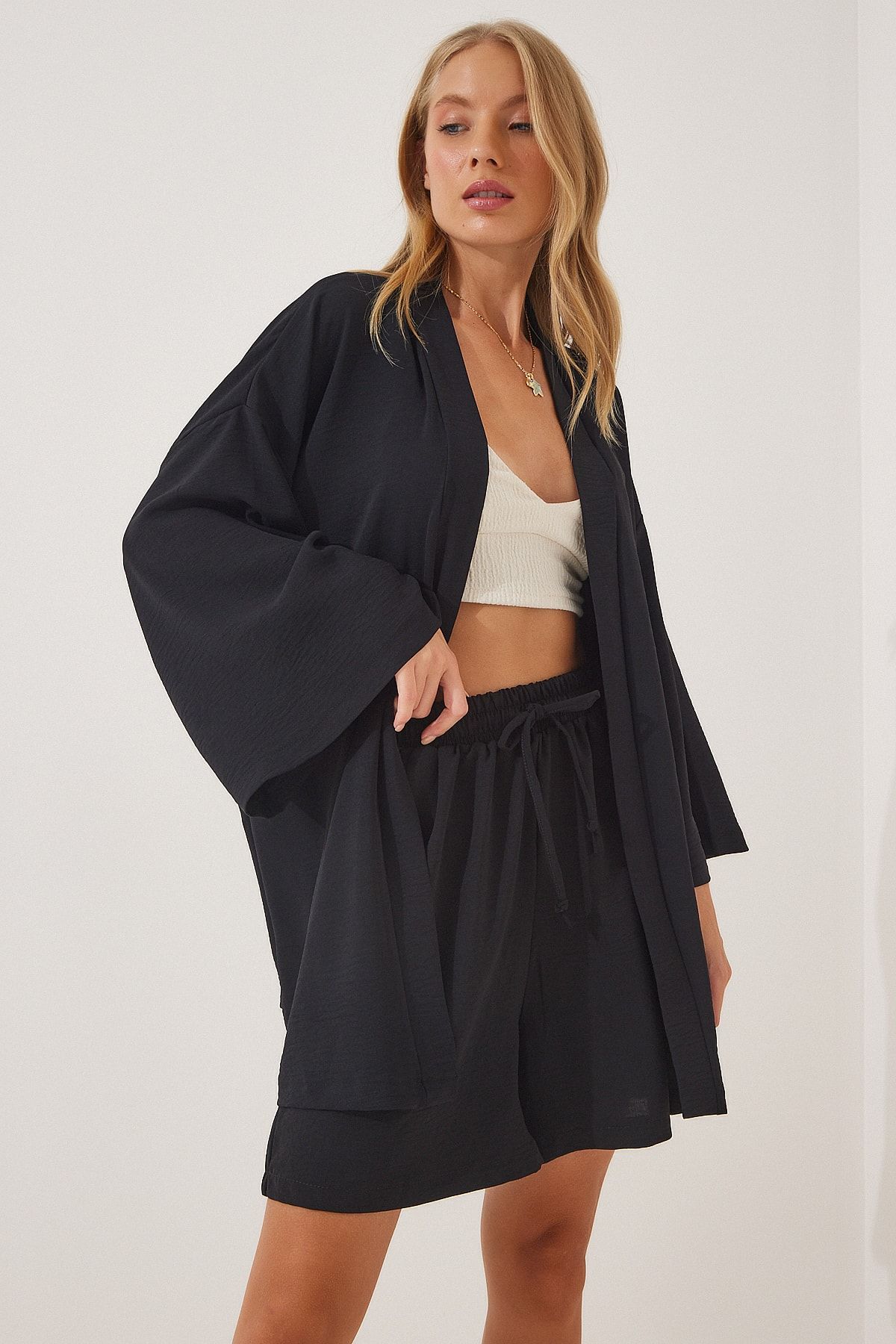 Happiness İstanbul Zestaw Damskich Czarnych, Zwiewnych Spodenek Kimono Ayrobin Kobieta - 36