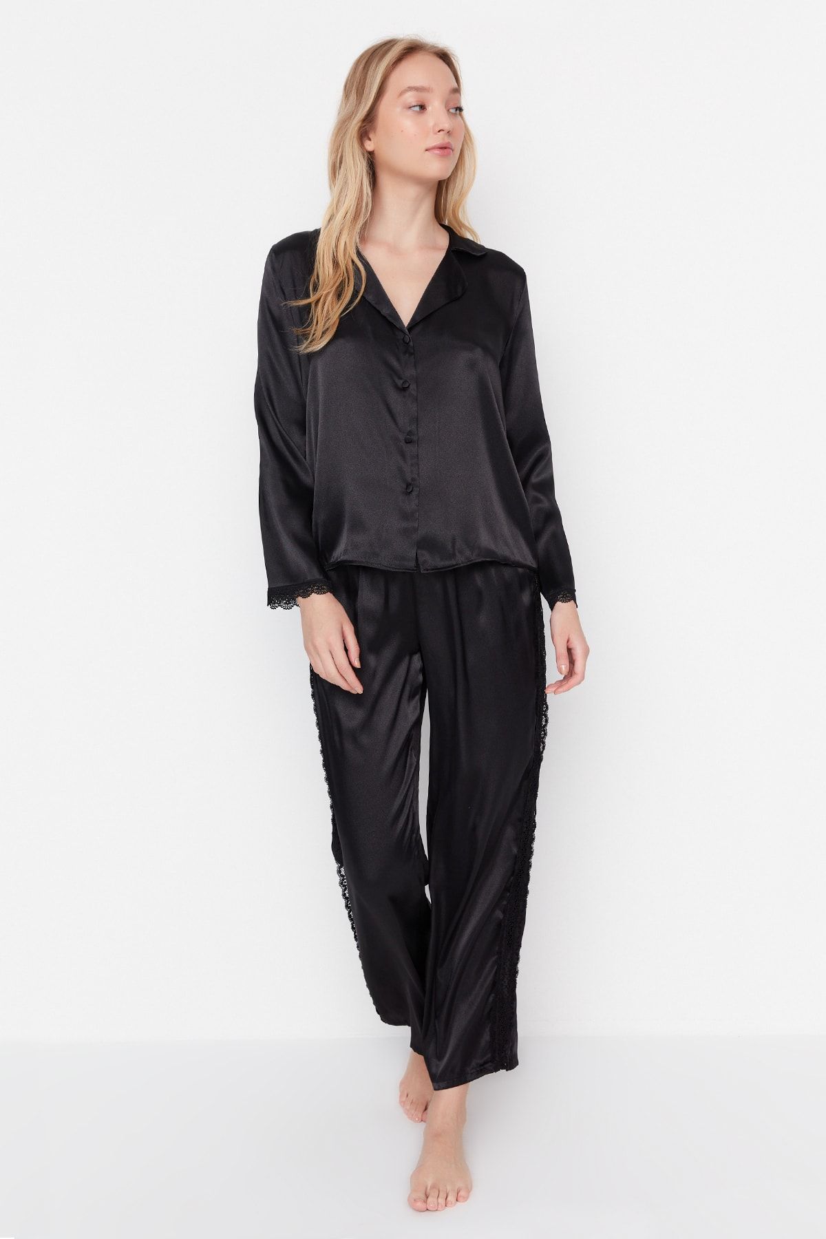 Trendyol Collection Pyjama Schwarz Unifarben Fast ausverkauft
