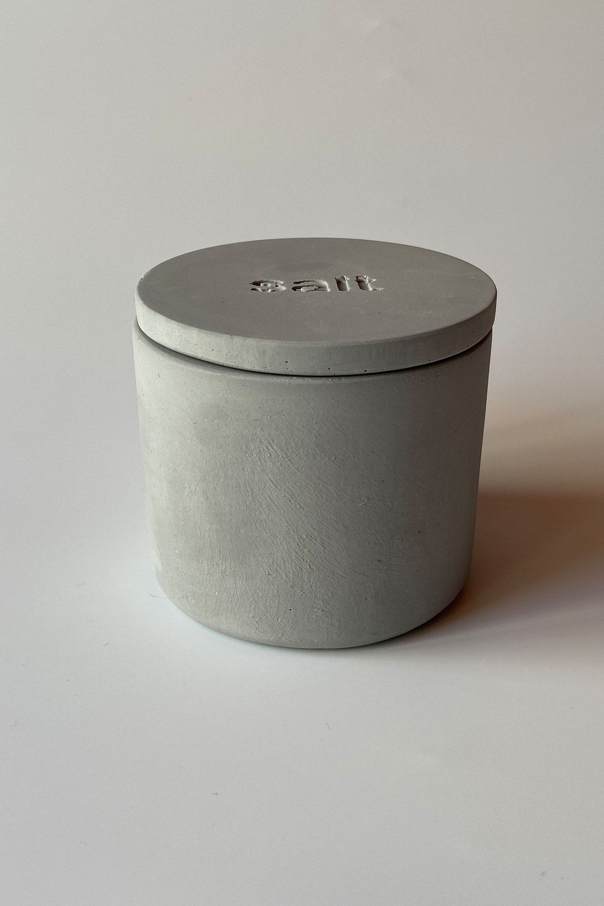 sin istanbul-Concrete Salt Shaker with Lid Gray 3
