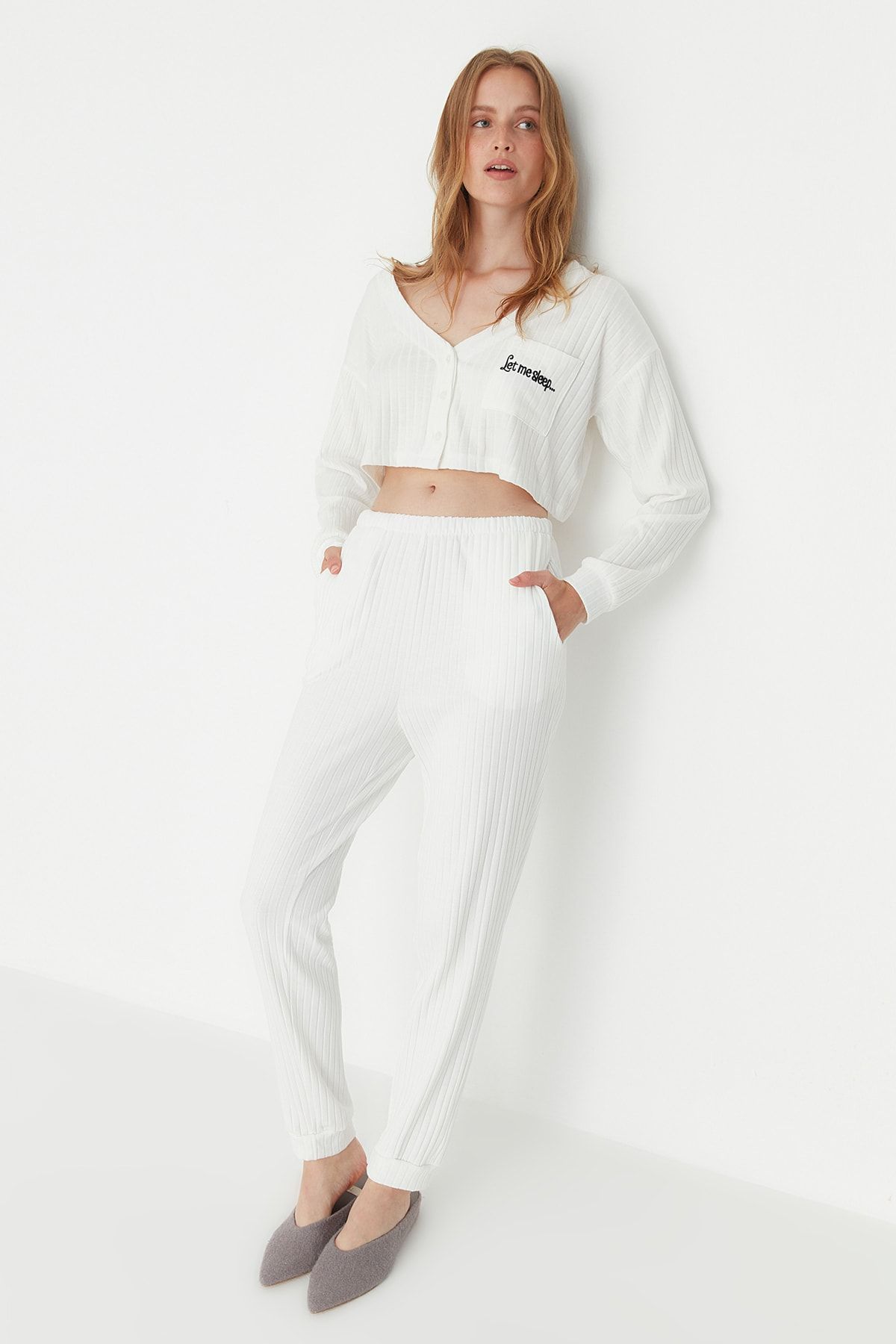 Trendyol Collection-Ecrufarbenes, besticktes Strick-Pyjama-Set aus schnurgebundener Baumwolle THMAW22PT0511 11