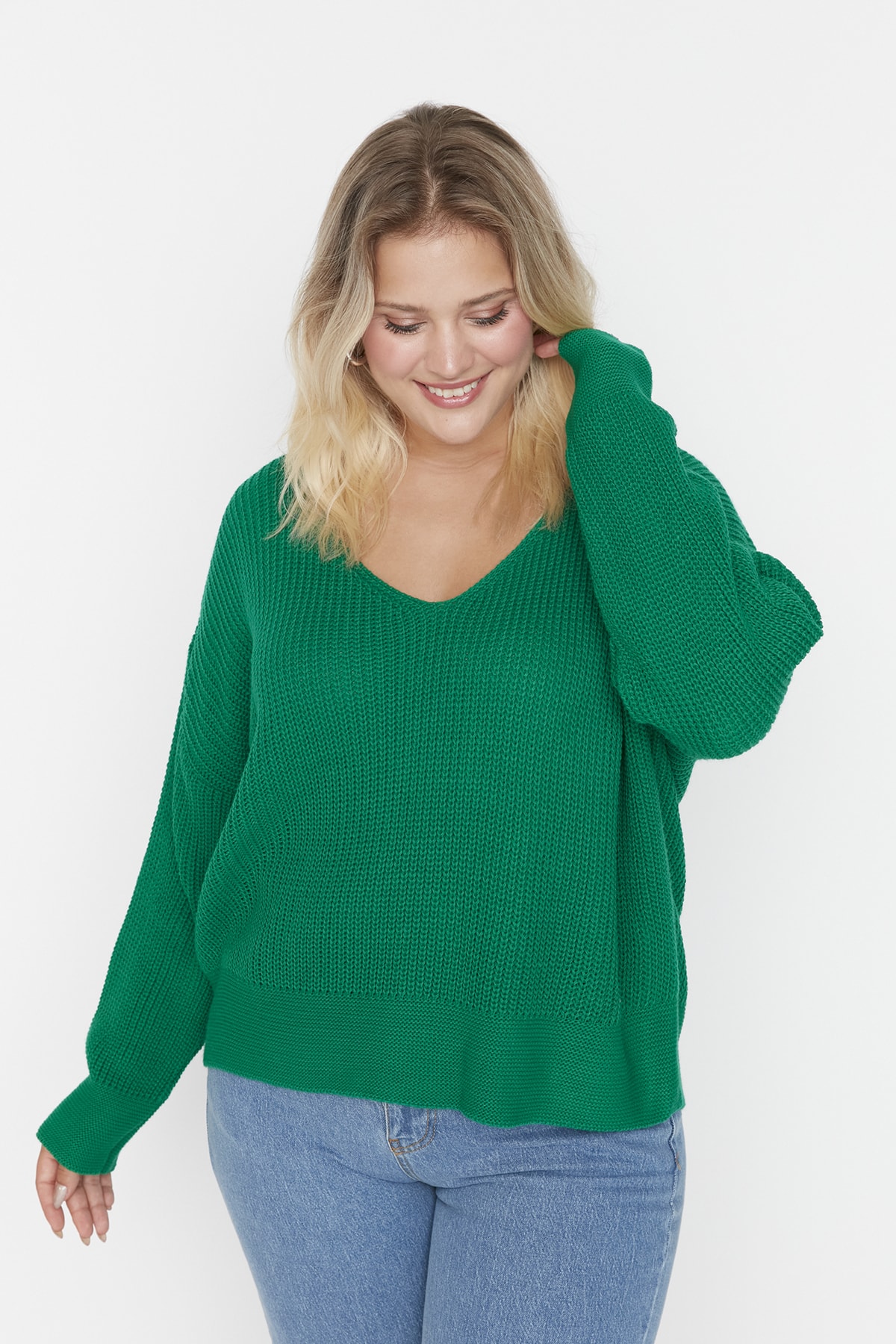 Trendyol Curve Große Größen in Pullover Grün Regular Fit Fast ausverkauft