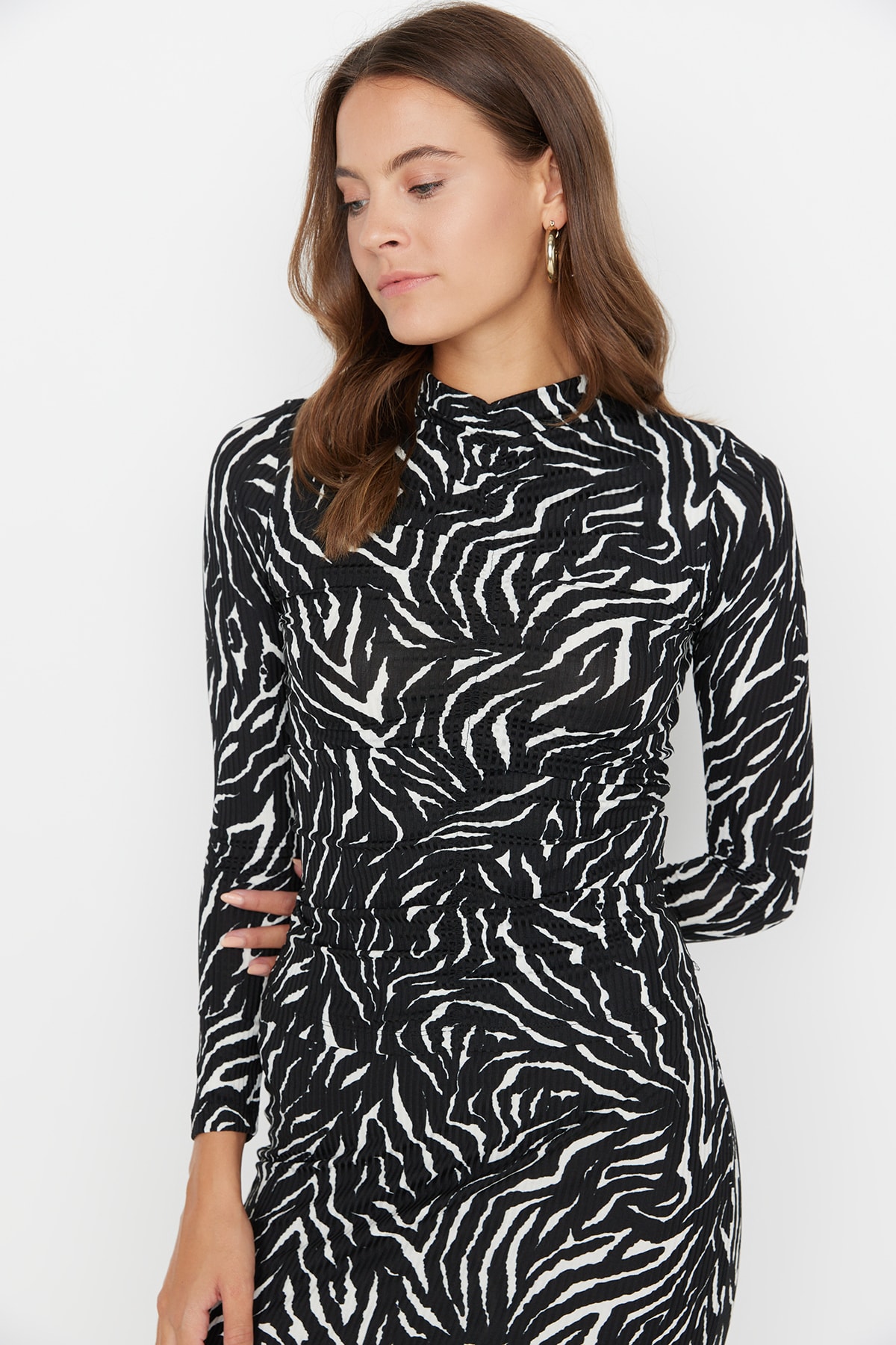 trendyolmilla-printed-stand-up-collar-pleated
