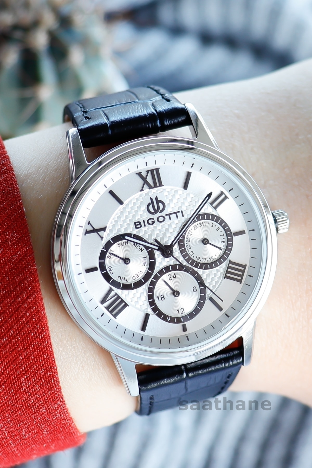 Women's Leather Strap Wrist Watch with Black Function 664659
