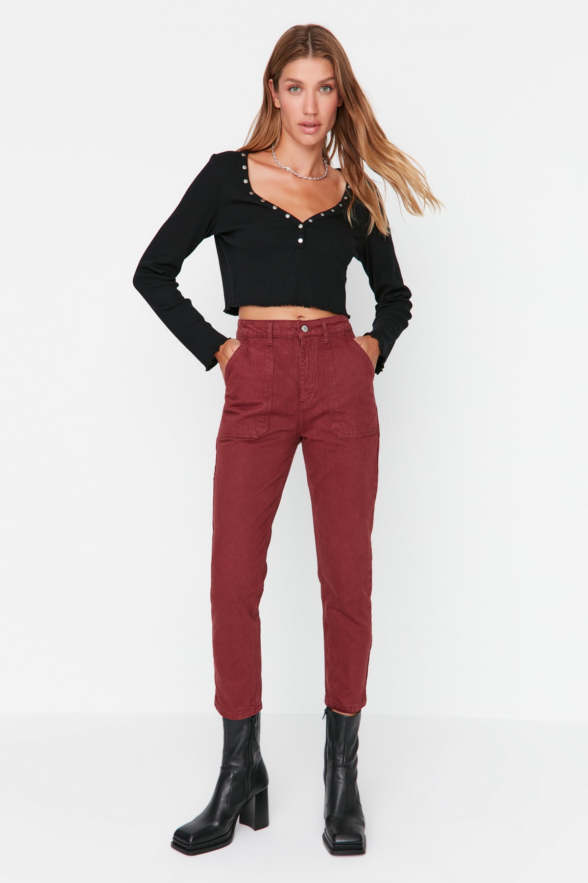 Trendyol Collection Jeans Rot Mom Fast ausverkauft
