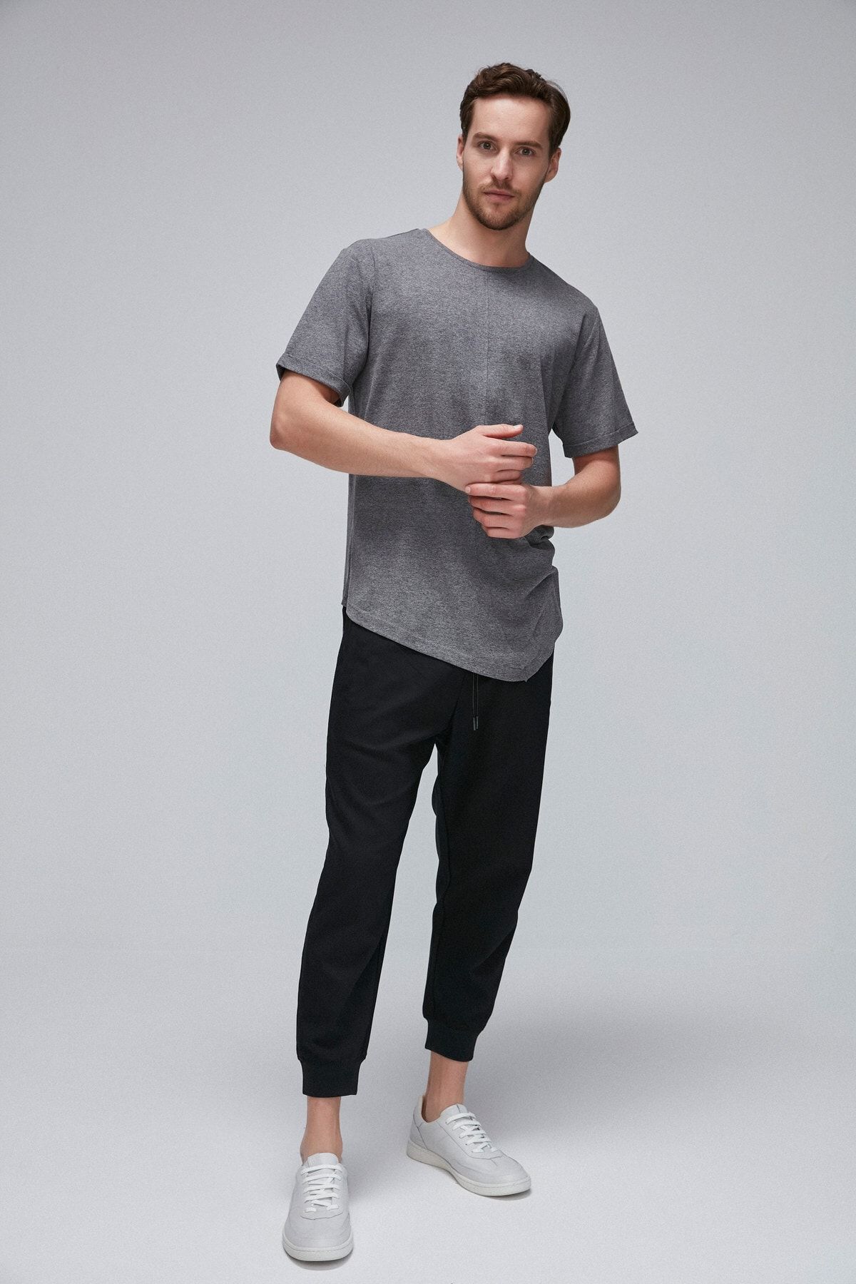 Grimelange Kayner Antrasit Arkadan Uzun Parcali Cepli Uzun Basic T Shirt Trendyol