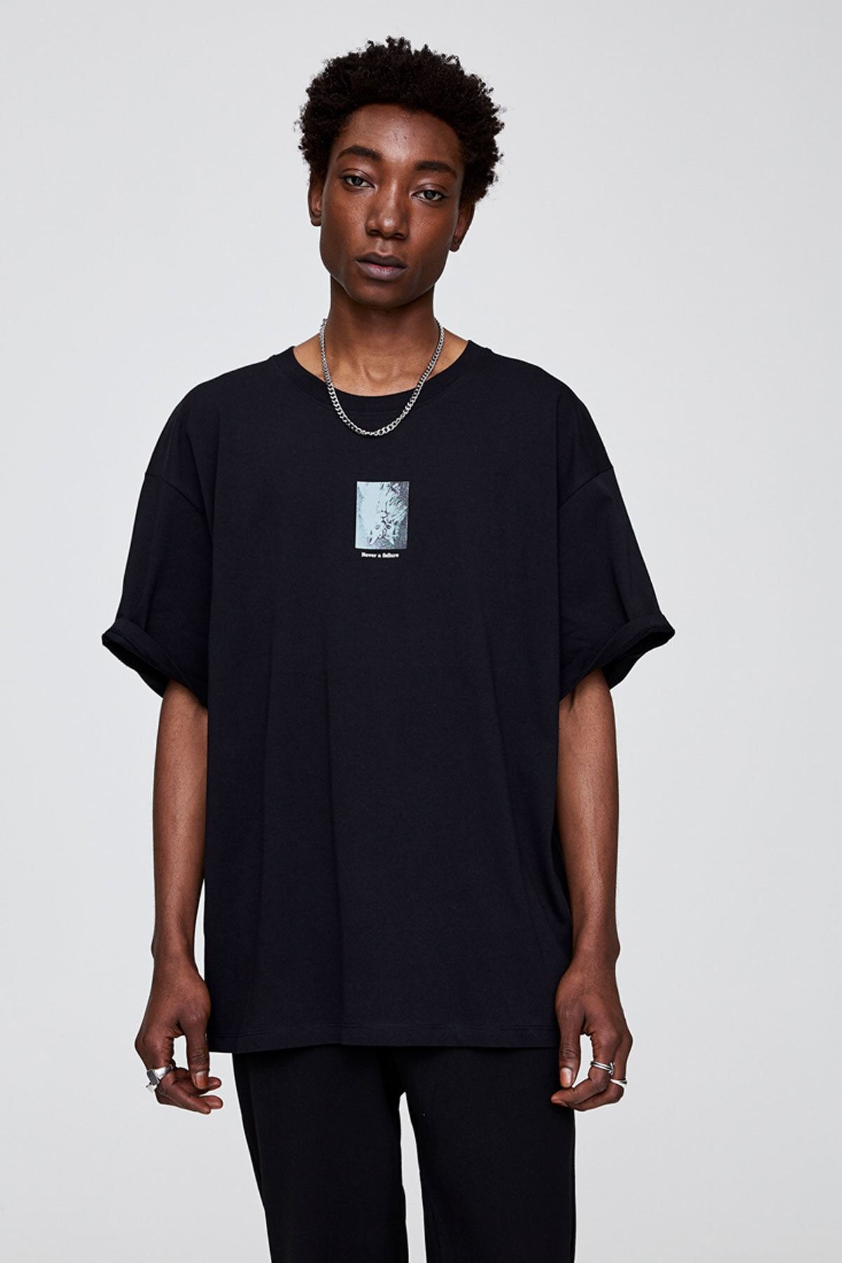 Pull Bear Erkek Siyah Mavi Gorselli Siyah T Shirt 05238541 Trendyol