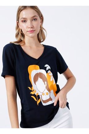 Comfort V Yaka Baskılı Lacivert Kadın T-shirt Cm-luz 5002823303