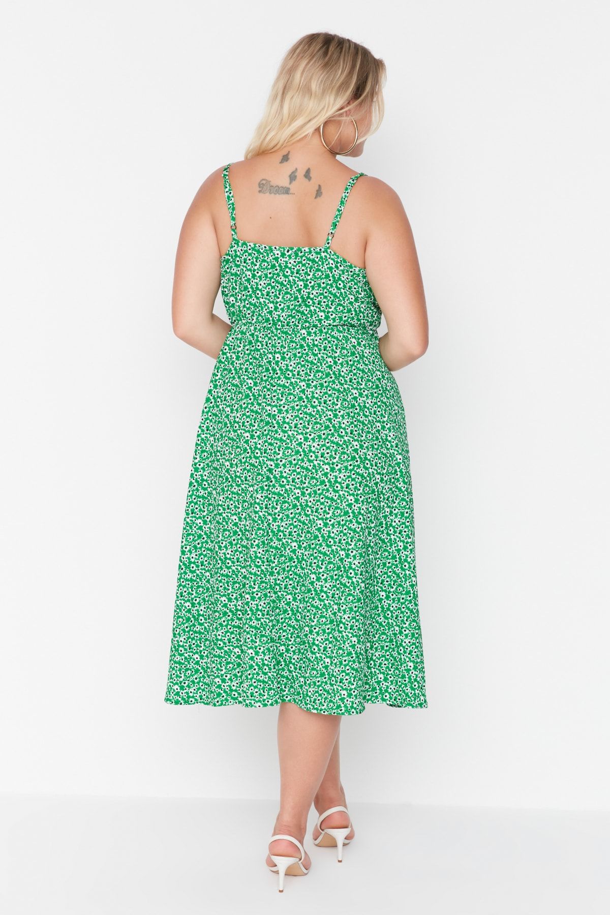 Trendyol Curve-Plus Size Zielona Kwiatowa Sukienka Dwurzędowa Z Dekoltem Z Dzianiny Letniej - Tbbss22Ah00051 5
