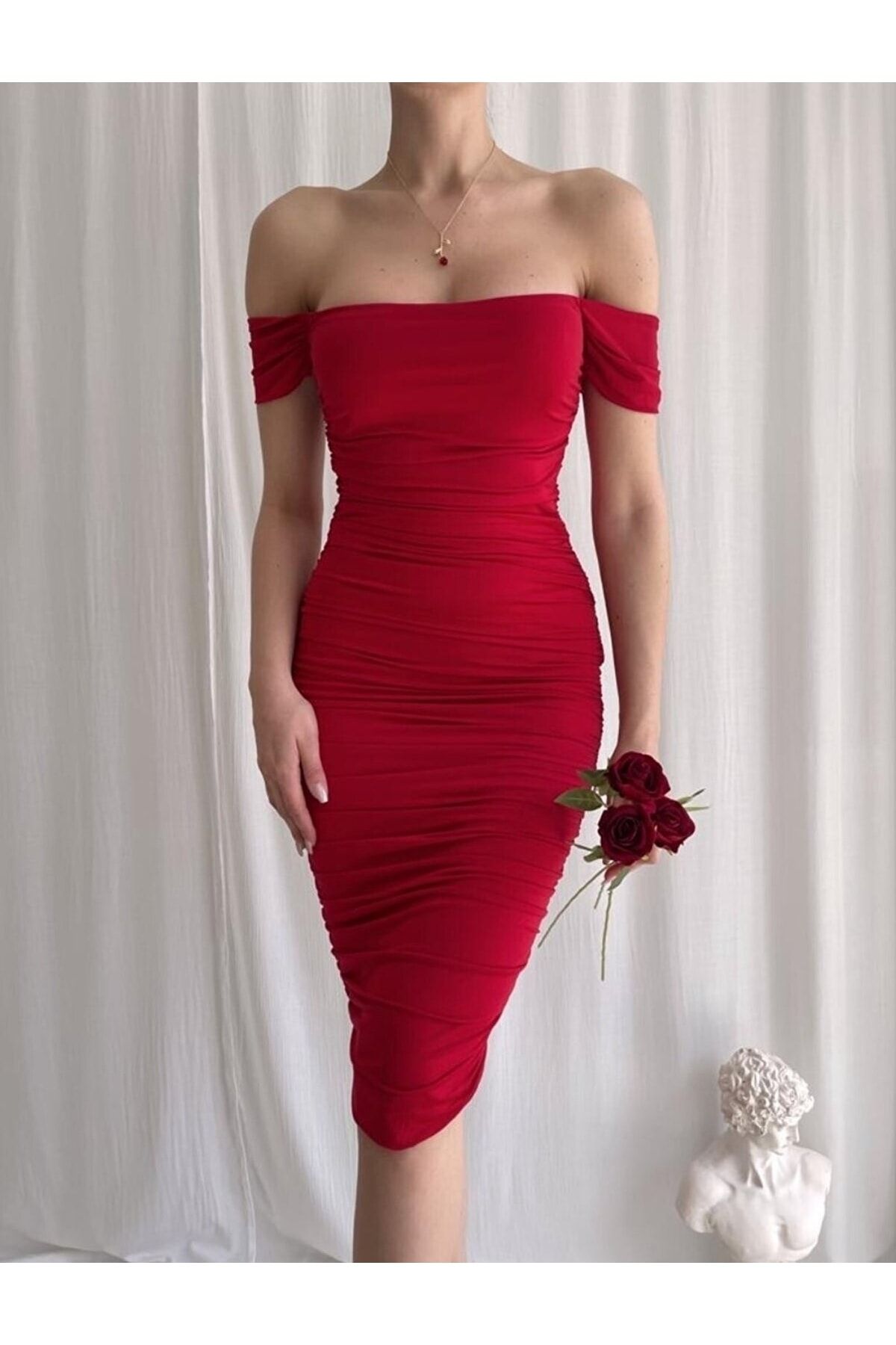By Eymen Design By Seven Sail K rm z Drapeli D k Omuzlu Abiye Elbise 
