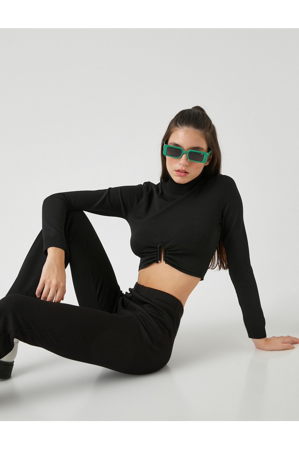 Koton Krótki Sweter Z Dzianiny Z Metalowymi Dodatkami Kobieta - L