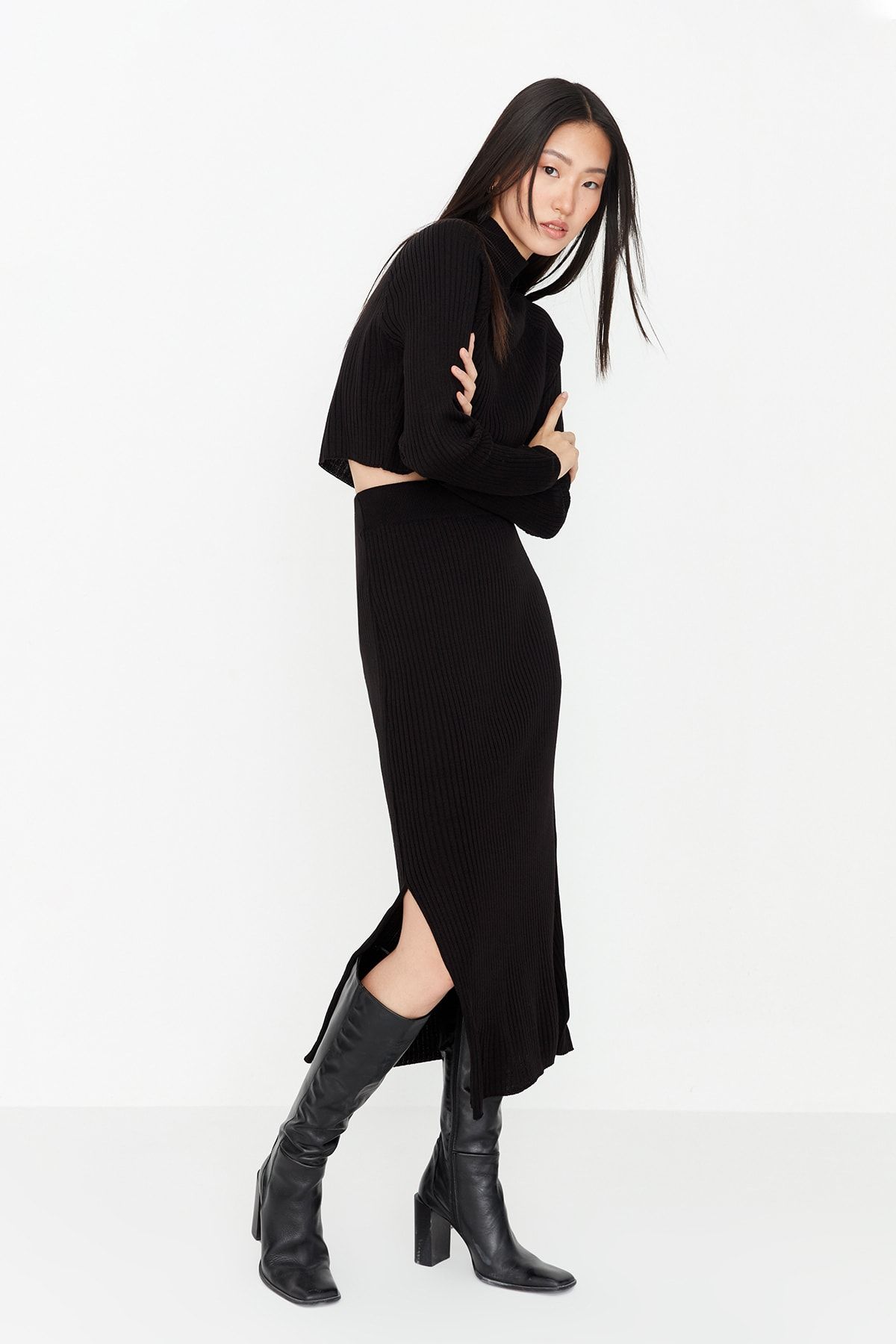 Trendyol Collection-Czarny dzianinowy zestaw Crop Top i Spódnica - Twoaw23Au00170 2