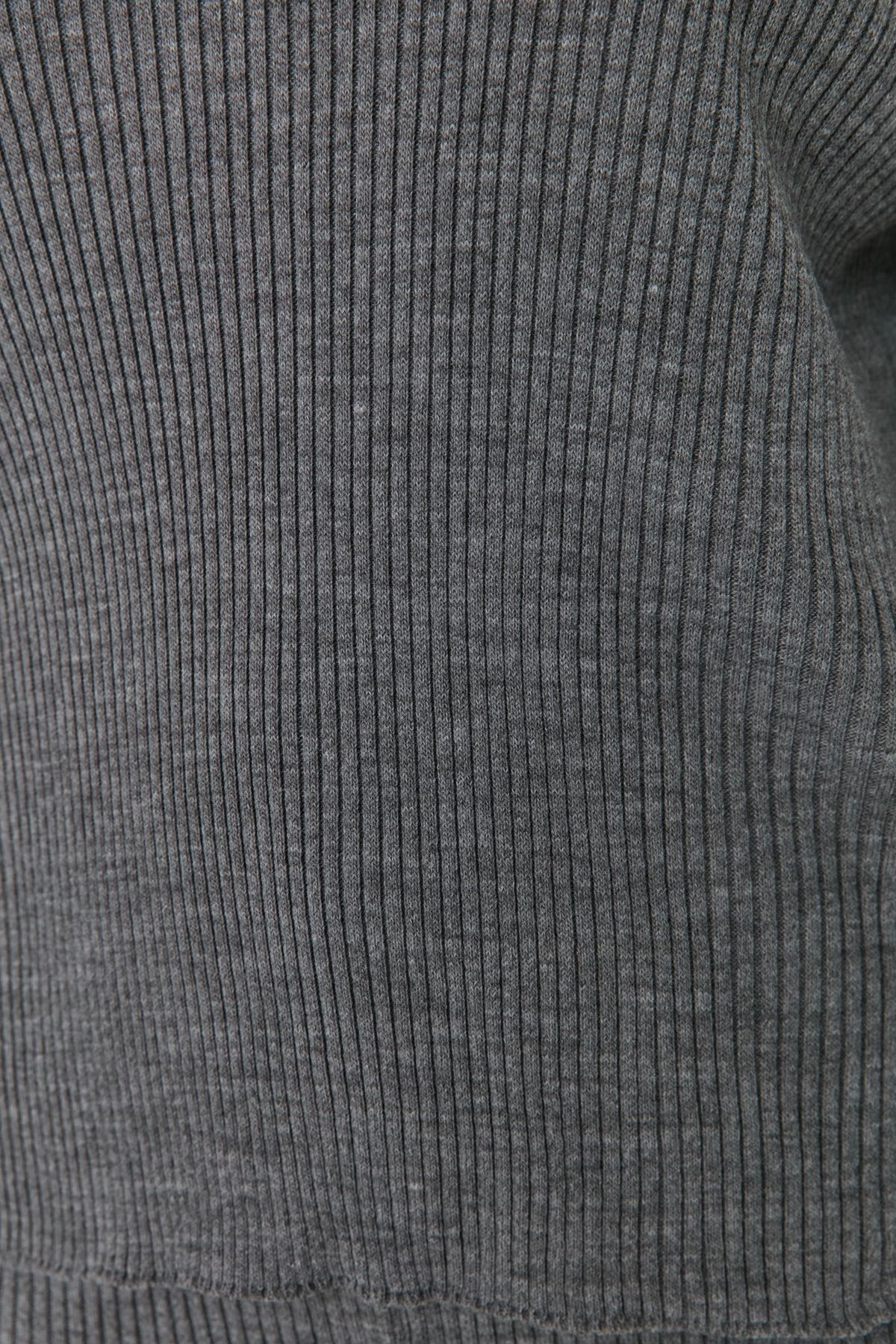 Trendyol Curve-Anthrazitfarbenes Set aus Strickunterteil und Oberteil mit V-Ausschnitt 3