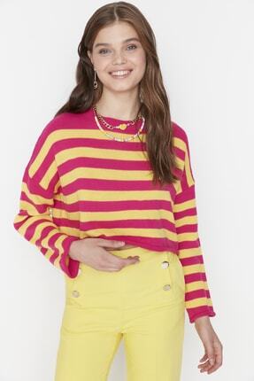 TRENDYOLMİLLA Pembe Renk Bloklu Crop Triko Kazak TWOAW23KZ01805