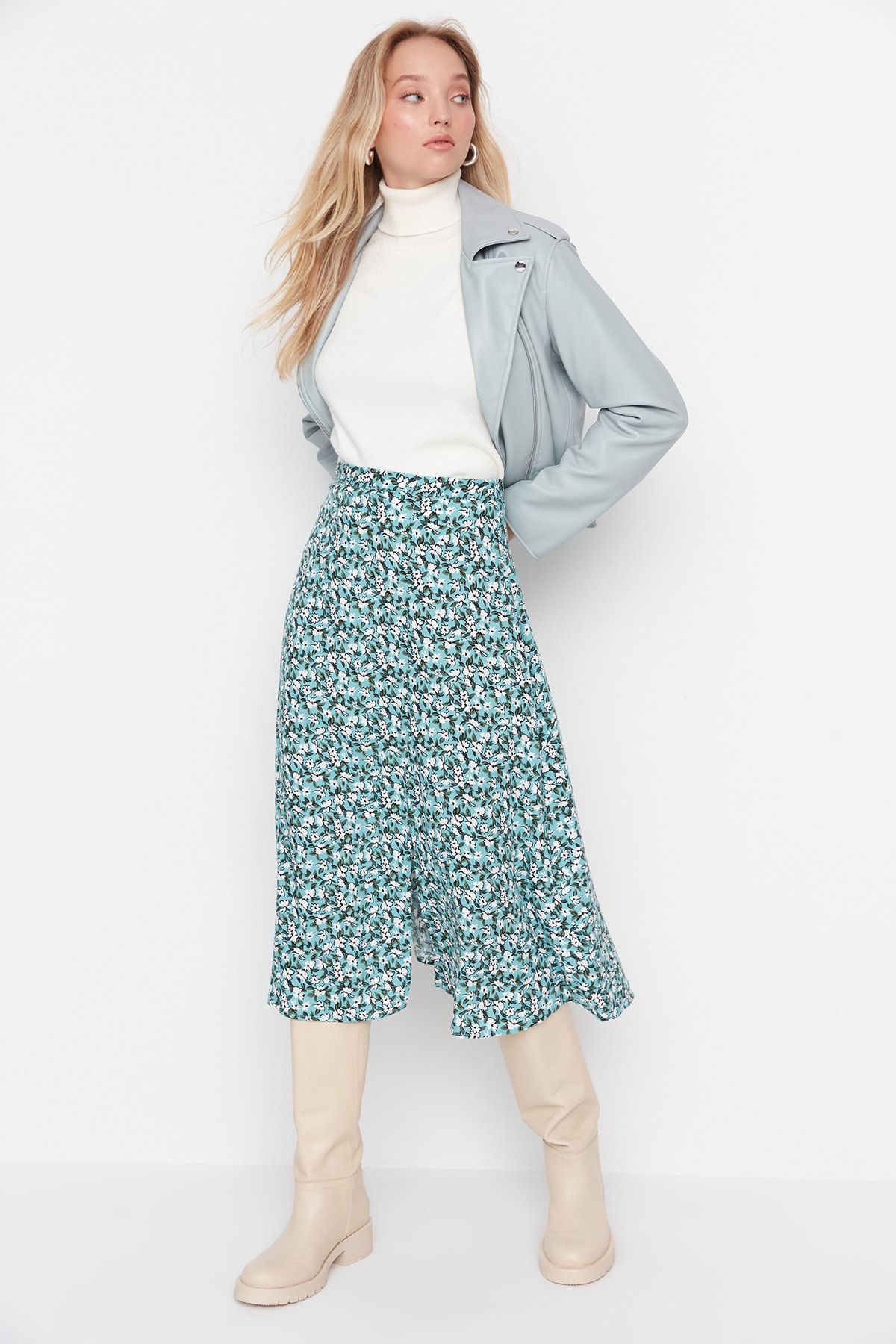 Trendyol Collection-Grüner gewebter Midirock aus Viskosestoff mit Schlitzdetail und Blumenmuster TWOSS20ET0230 16