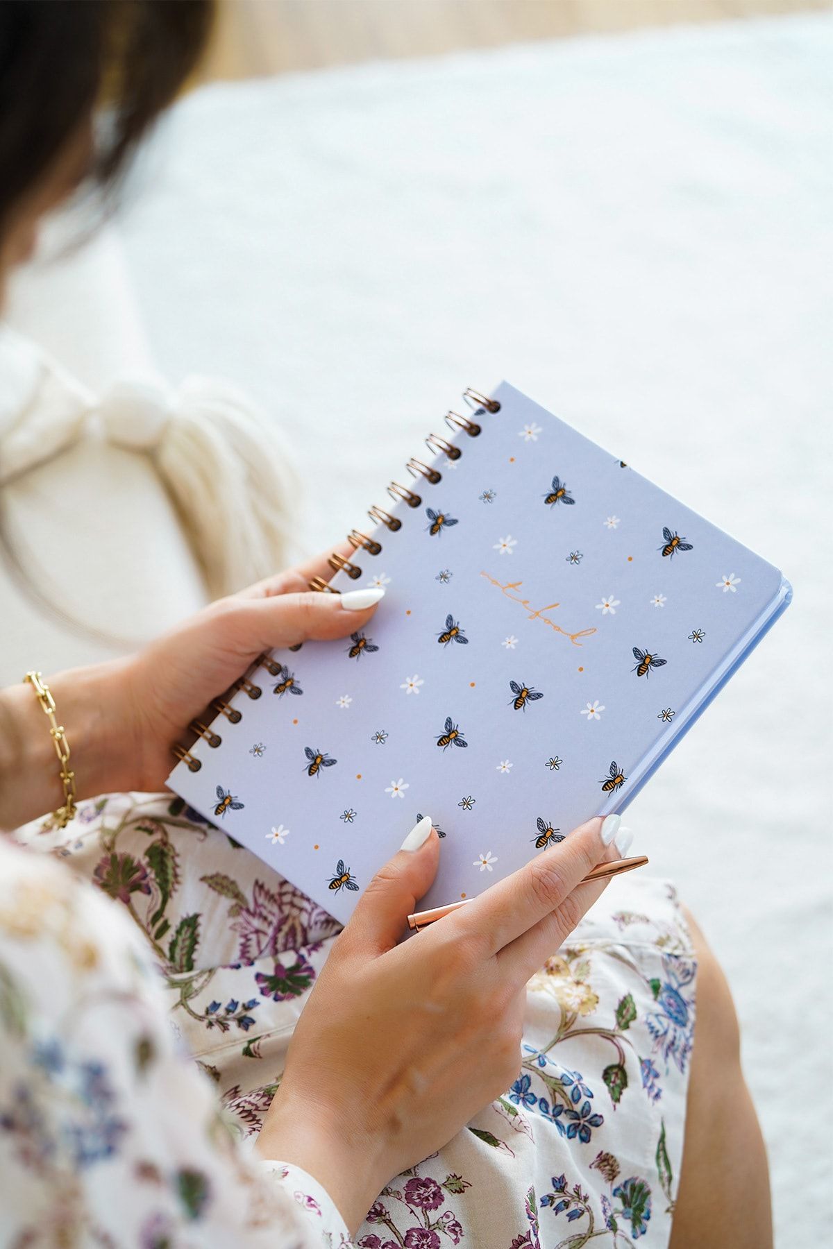 Matt Notebook-A5 15x21 Cm Spiral Elastic Punctat Blocnotes Nedatat Albină 3