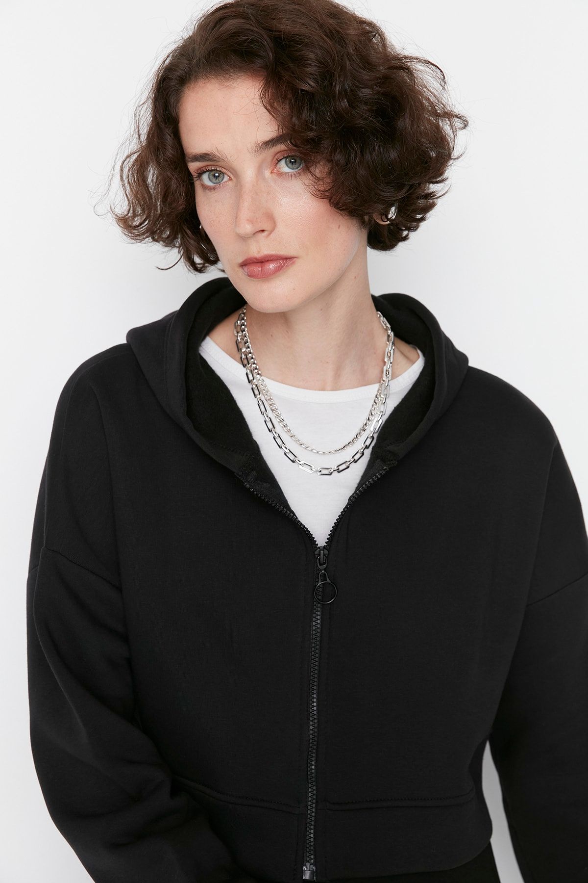 Trendyol Collection-Schwarzes Basic-Sweatshirt mit Reißverschluss und Kapuze, dickes Fleece innen, Strick-Sweatshirt TWOAW20SW0660 3