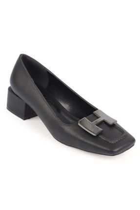Capone Küt Burunlu Metal Tokalı Kısa Topuklu Kadın Ayakkabı 465-4010-GTV-01-0000