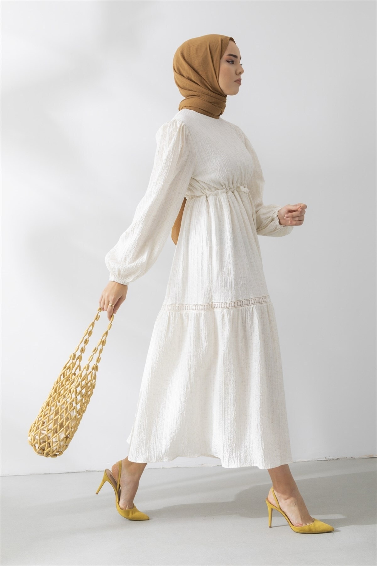 lovebox Astarlı Beyaz Pamuklu Kumaş Dantel Bağcık Tasarımlı Uzun Kollu Midi Boy Tesettür Giyim Elbise 5843