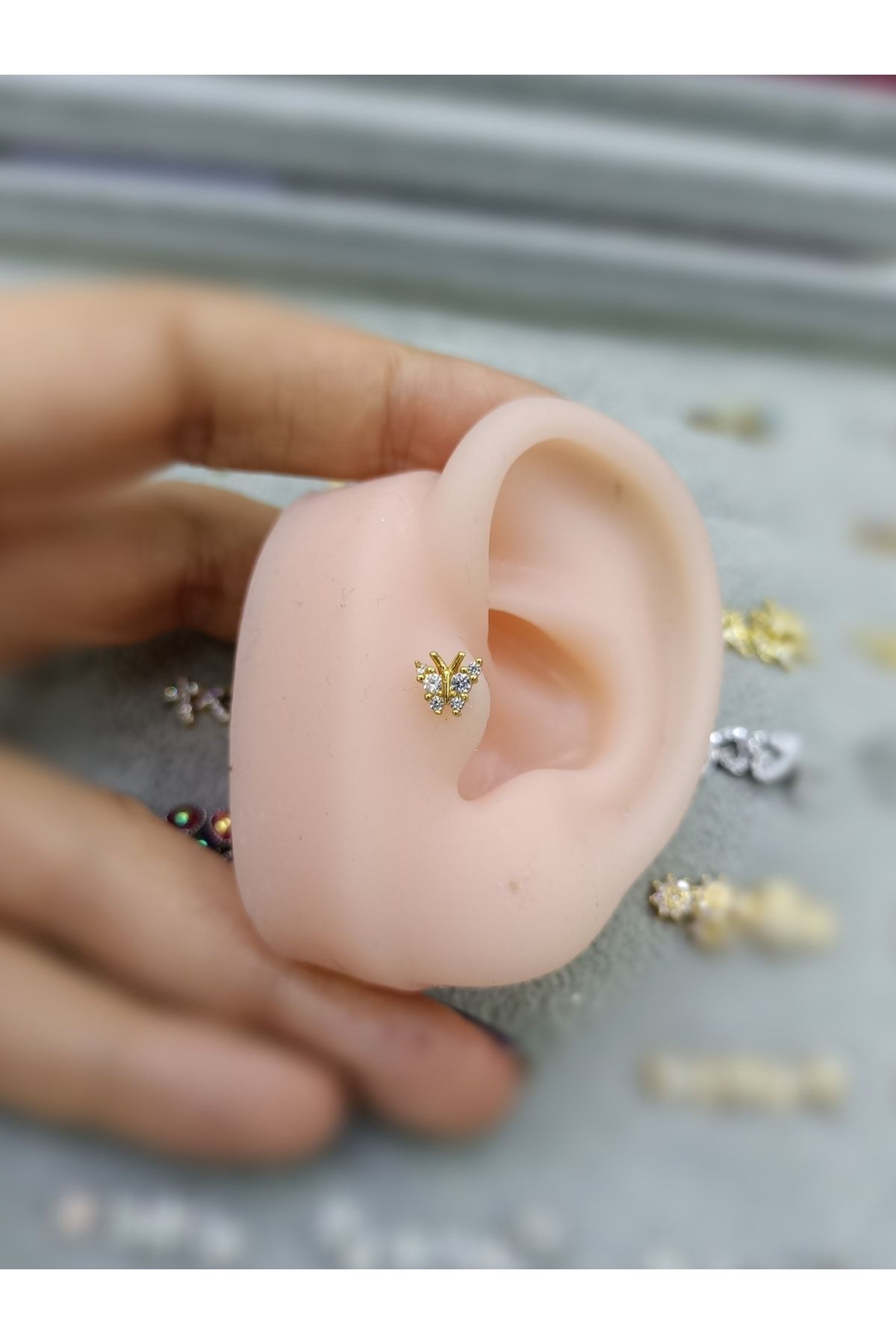 Arescollection Cerrahi Çelik Gold Kelebek Tragus Piercing