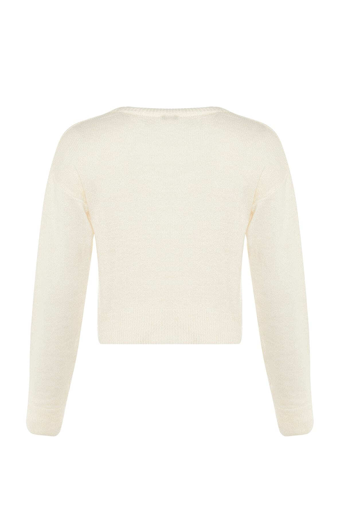 Trendyolmilla  Ekru Yılbaşı Temalı Crop Yumuşak Dokulu Triko Kazak TWOAW23KZ01569 - Görsel 7