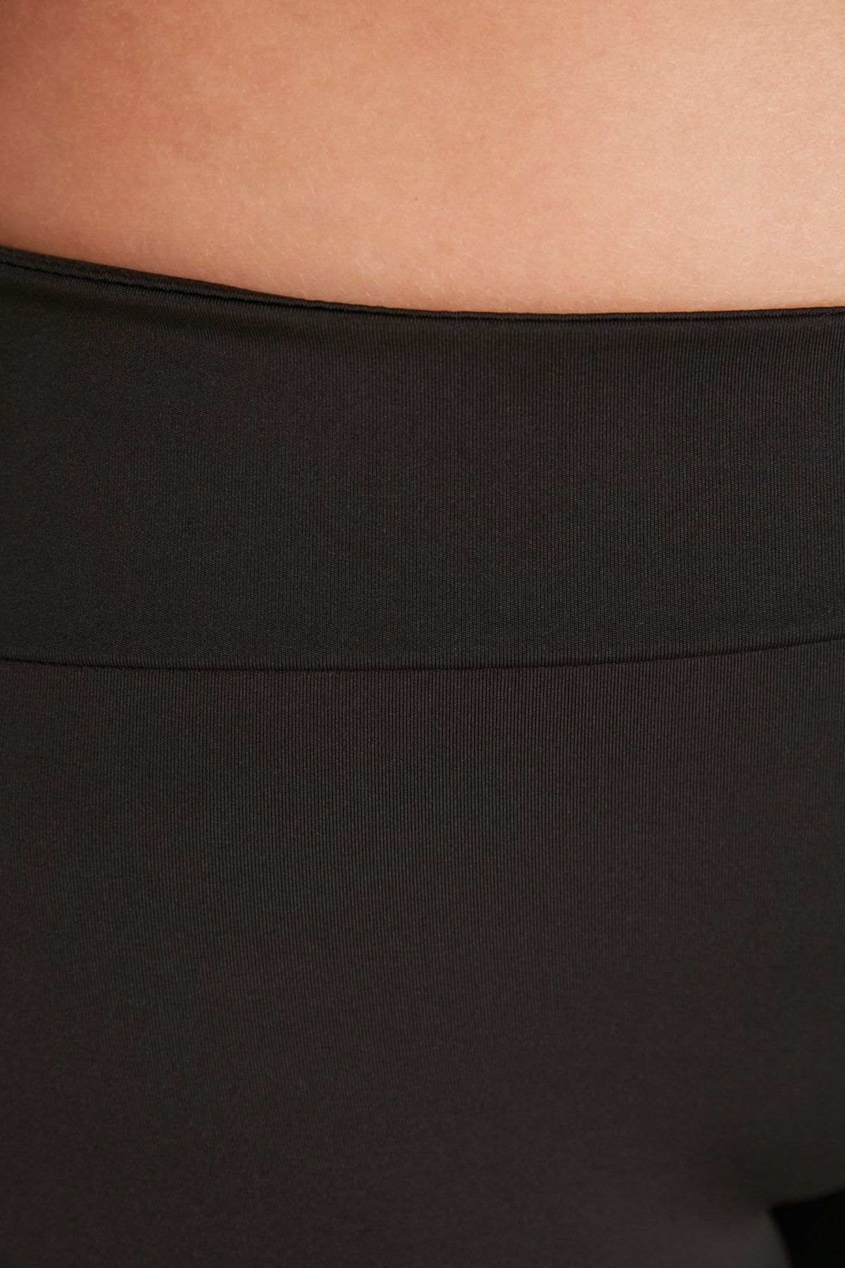 Trendyol Curve-Schwarze gestrickte Sportstrumpfhose TBBAW23BV00008 4