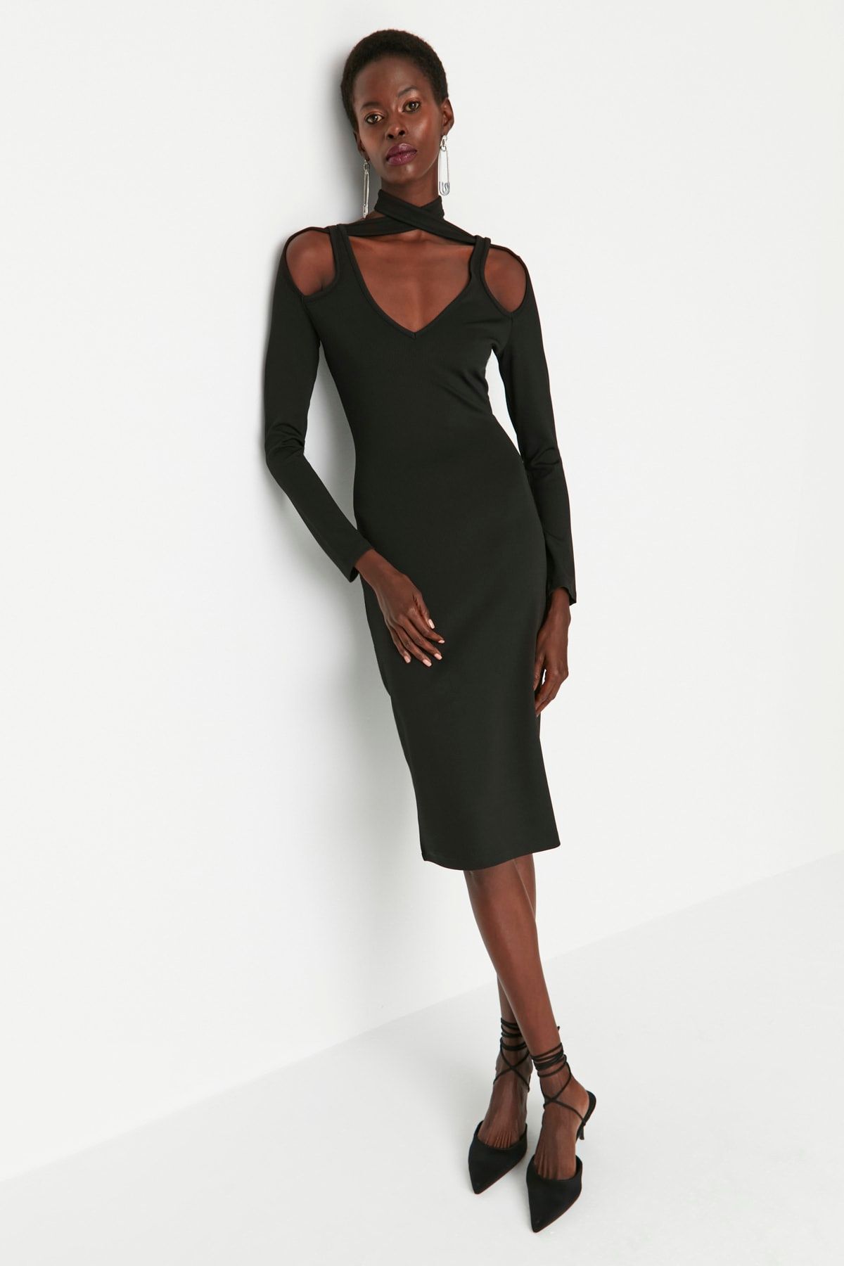 Trendyol Collection Kleid Schwarz Bodycon Fast ausverkauft