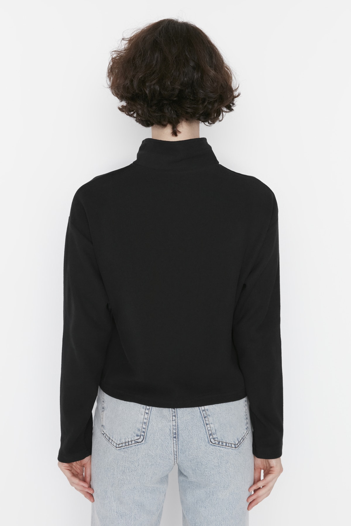 Trendyolmilla  Siyah Selanik/Triko Görünümlü Fermuarlı Yaka Regular/Normal Kalıp Örme Sweatshirt TWOAW22SW0732 - Görsel 9