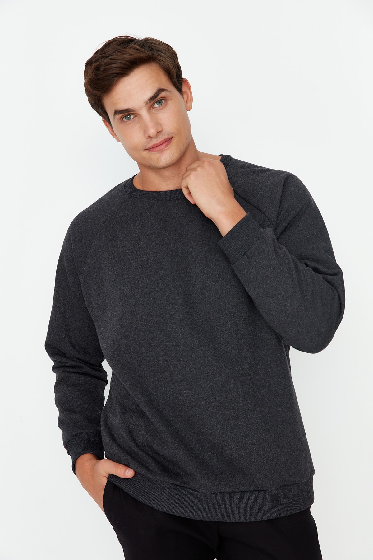 Trendyol Collection Herren Grau Anthrazitfarbenes Basic-Sweatshirt In Übergröße/Weiter Passform Mit Rundhalsausschnitt Und Raglanärmeln Für - Mittel