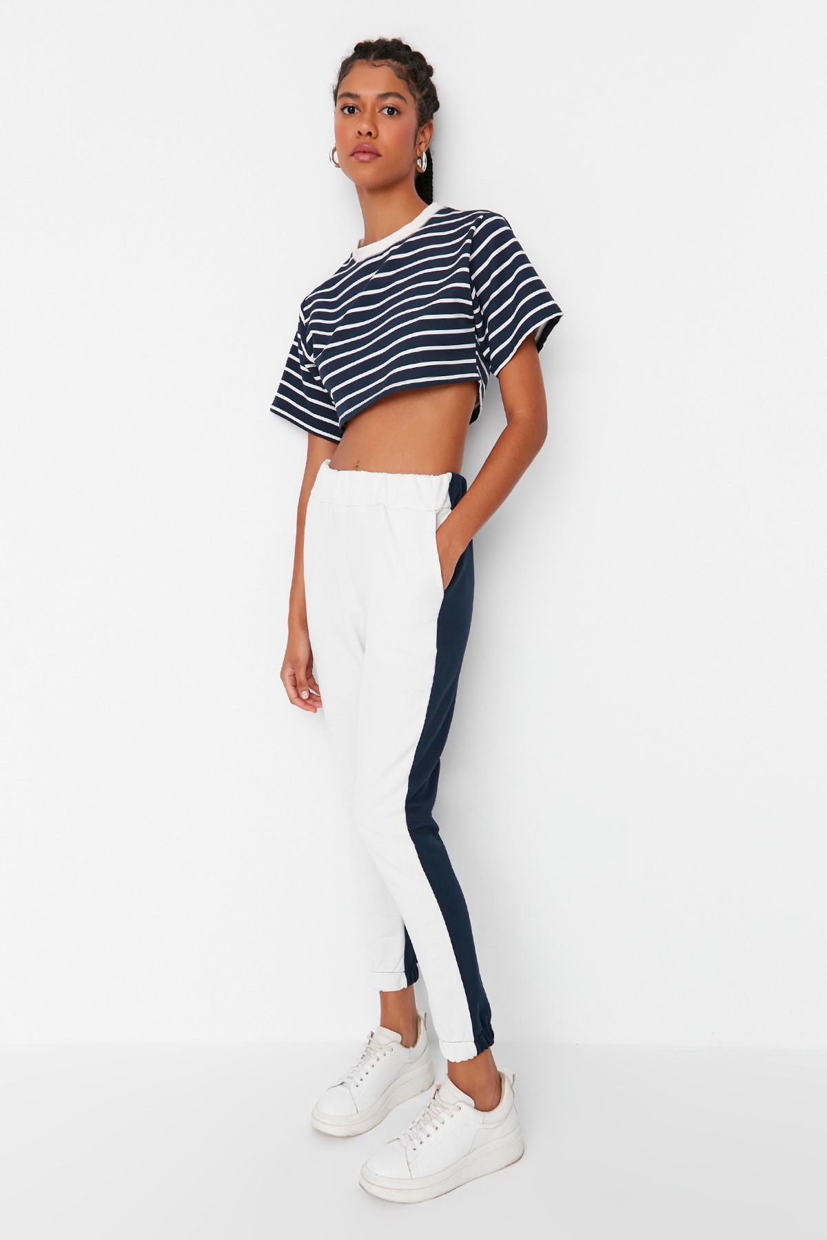 Trendyol Collection Jogginghose Mehrfarbig Basic Jogger Fast ausverkauft