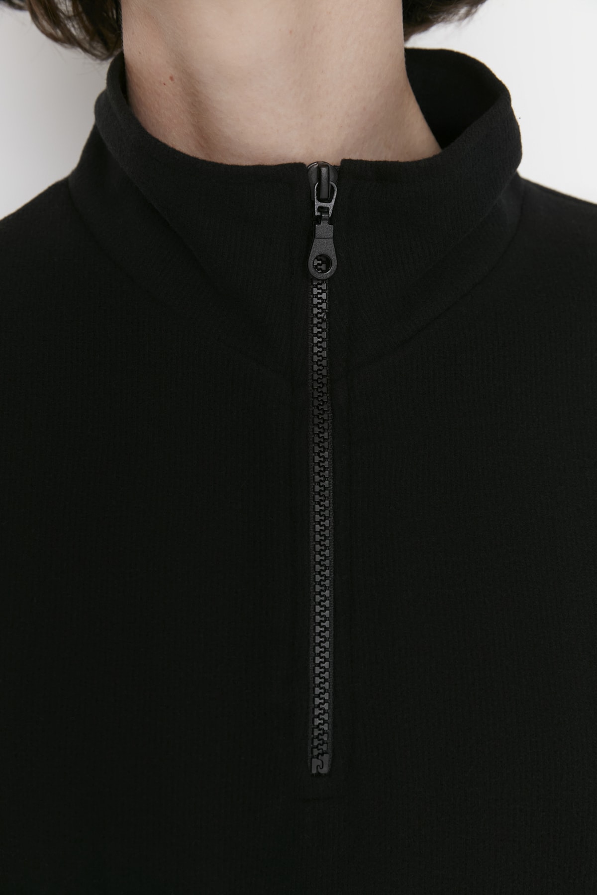 Trendyolmilla  Siyah Selanik/Triko Görünümlü Fermuarlı Yaka Regular/Normal Kalıp Örme Sweatshirt TWOAW22SW0732 - Görsel 8