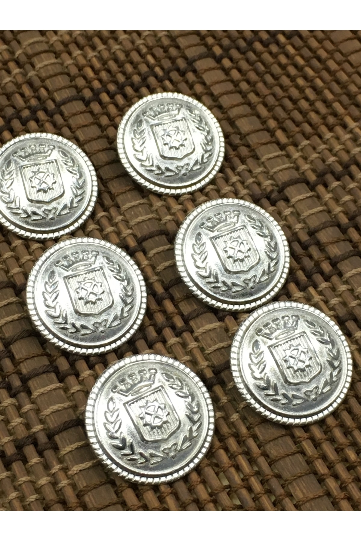 Trench Coat And Jacket Button Silver / Wreath Model