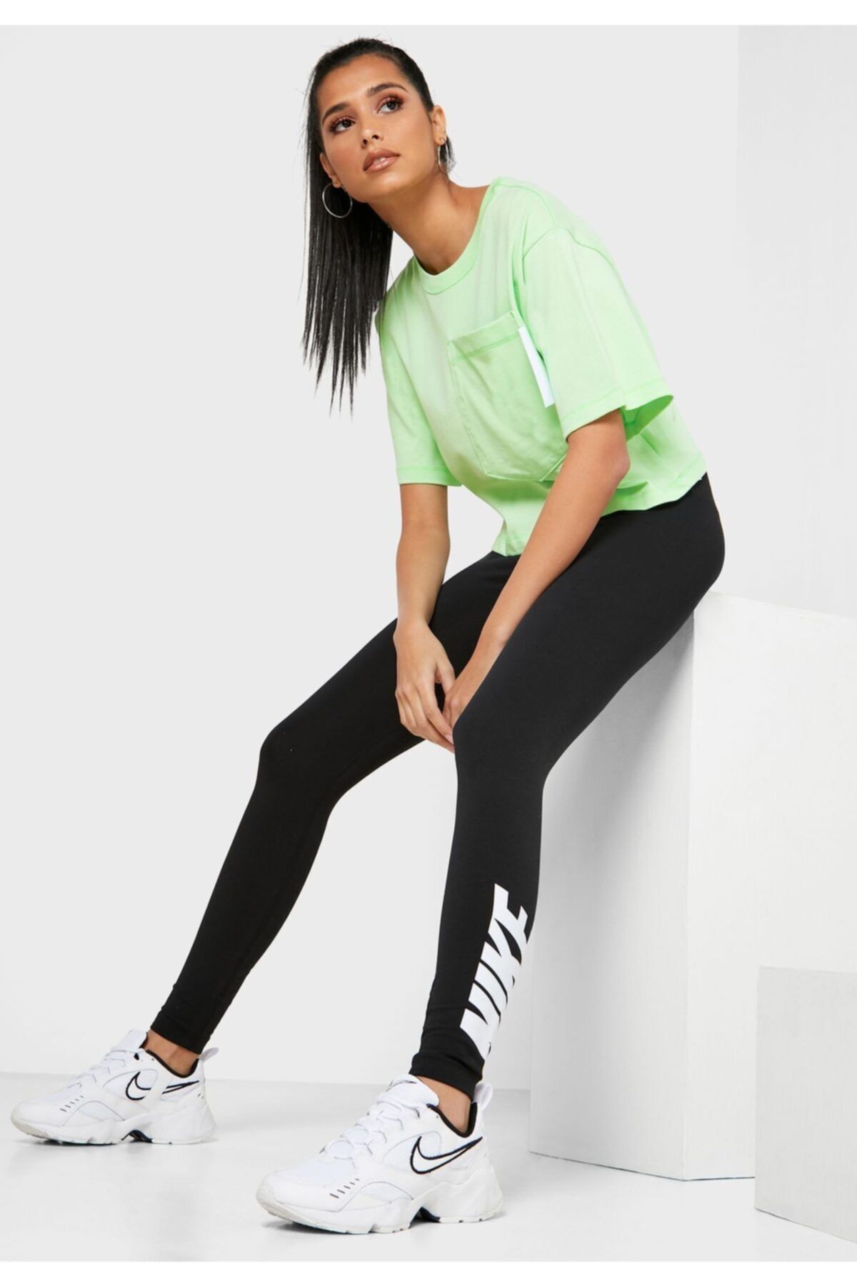 Nike Women's Stretch Fit Synthetic Leggings  (BV5716-010_Black/White_X-Small_Black, White_Xs) : : Fashion