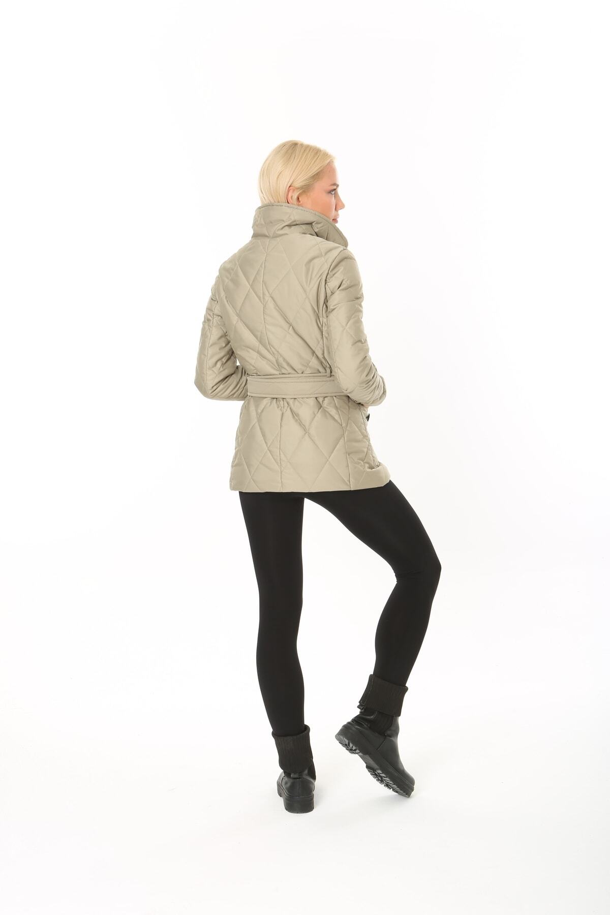 Lalezar  Kadın Açık Yeşil Düğmeli Kapitone Mont - Görsel 5